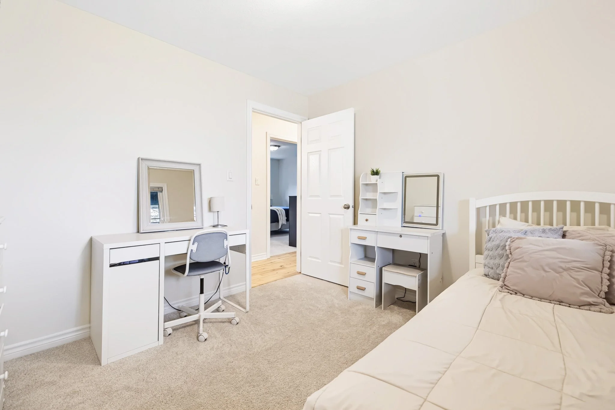 44 Meadowglen_0046.jpg