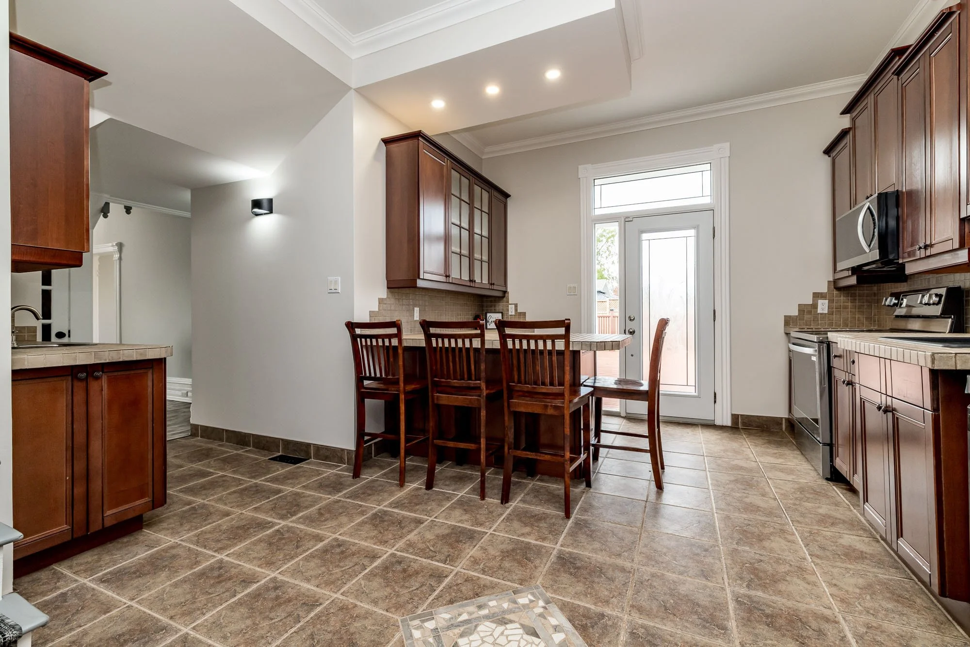 294 Dumbrille__021.jpg