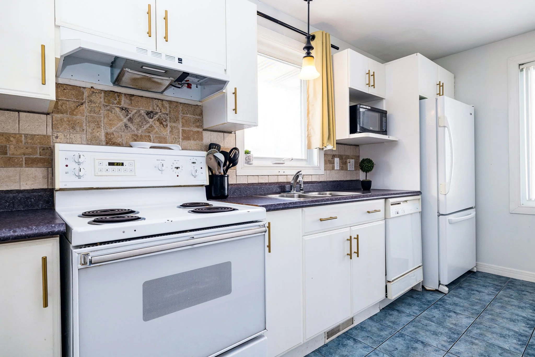 1052 Notre Dame_015.jpg