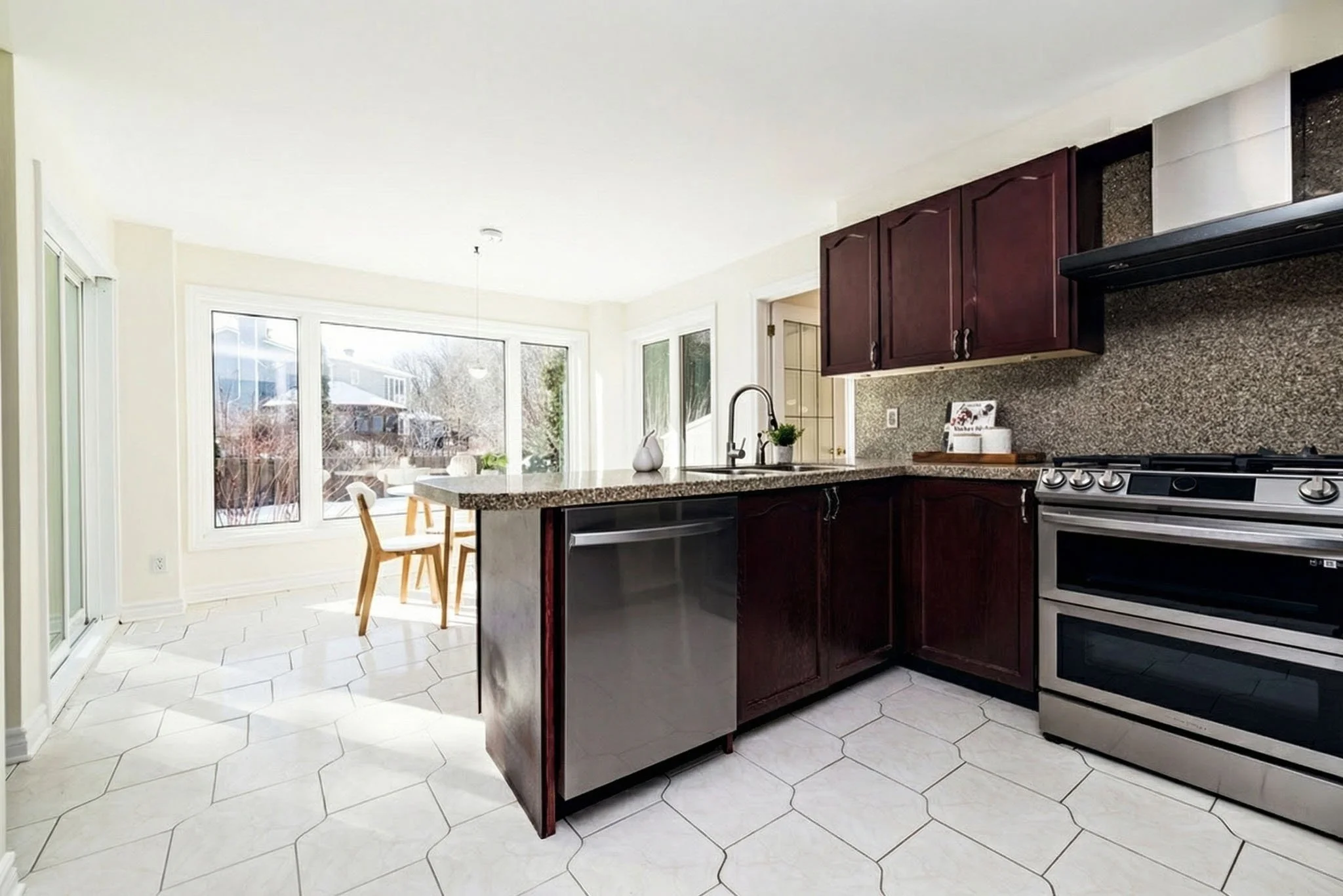 1404 Forest Valley_030.jpg