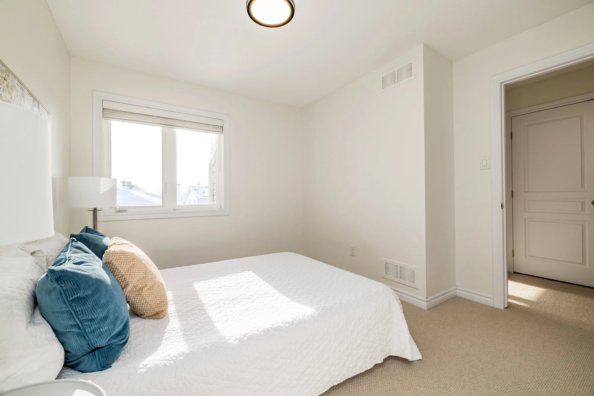 344 Kingbrook_040.jpg