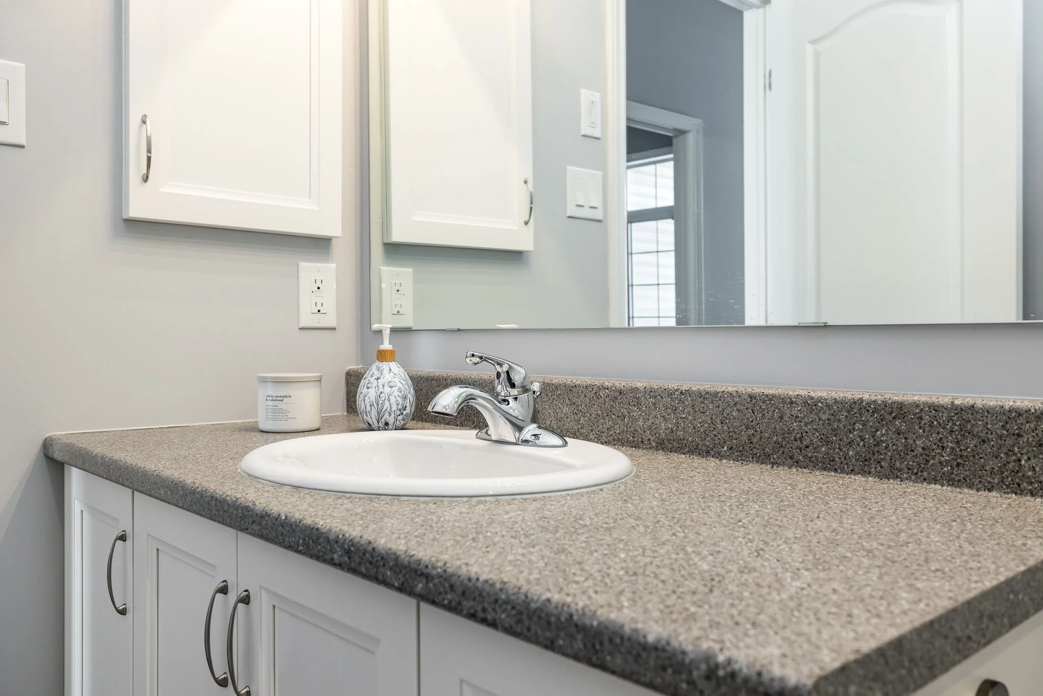 156 Oxford St W_028.jpg