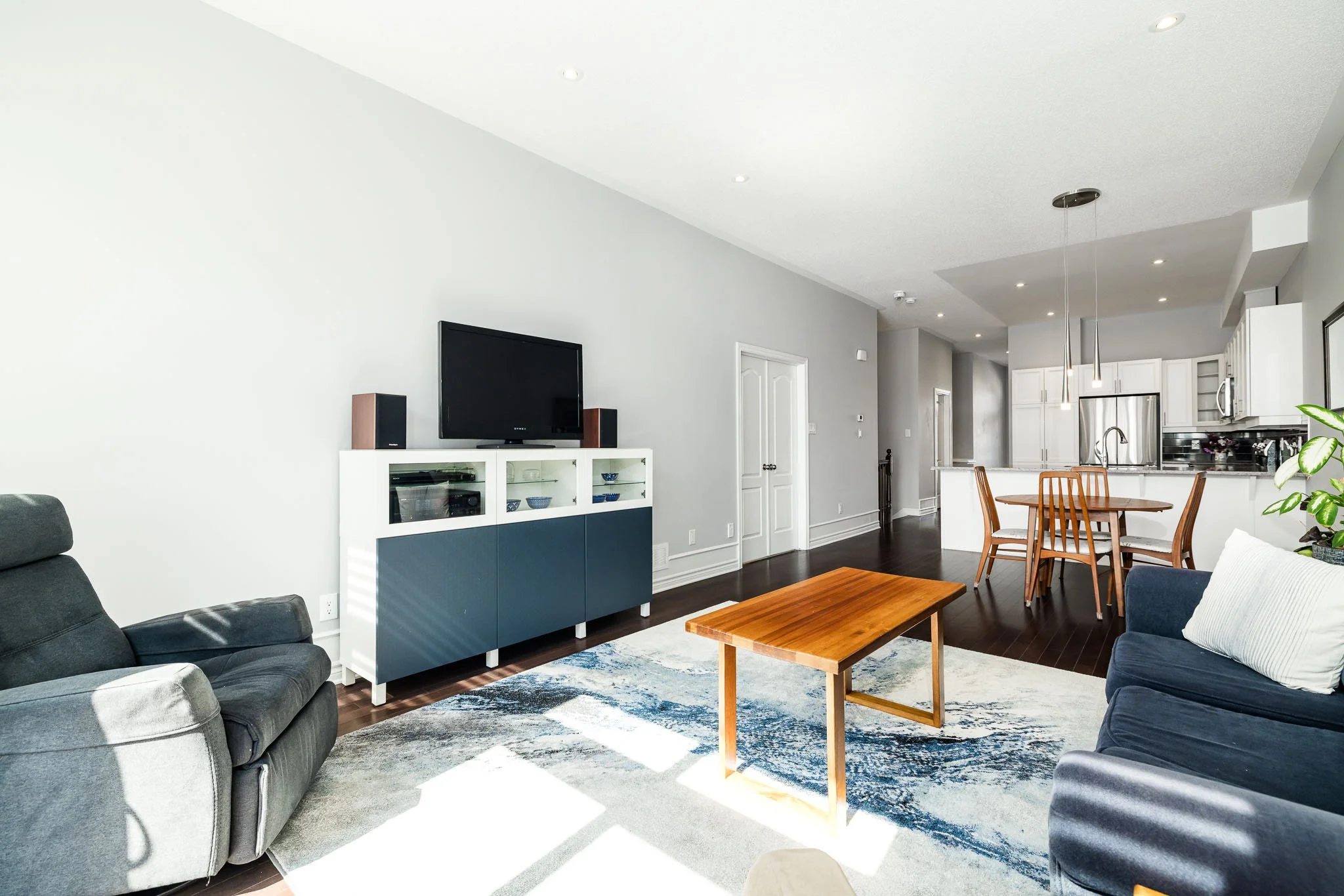 156 Oxford St W_017.jpg