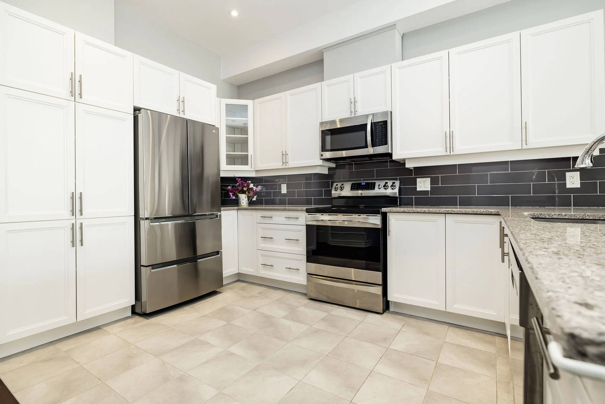 156 Oxford St W_011.jpg