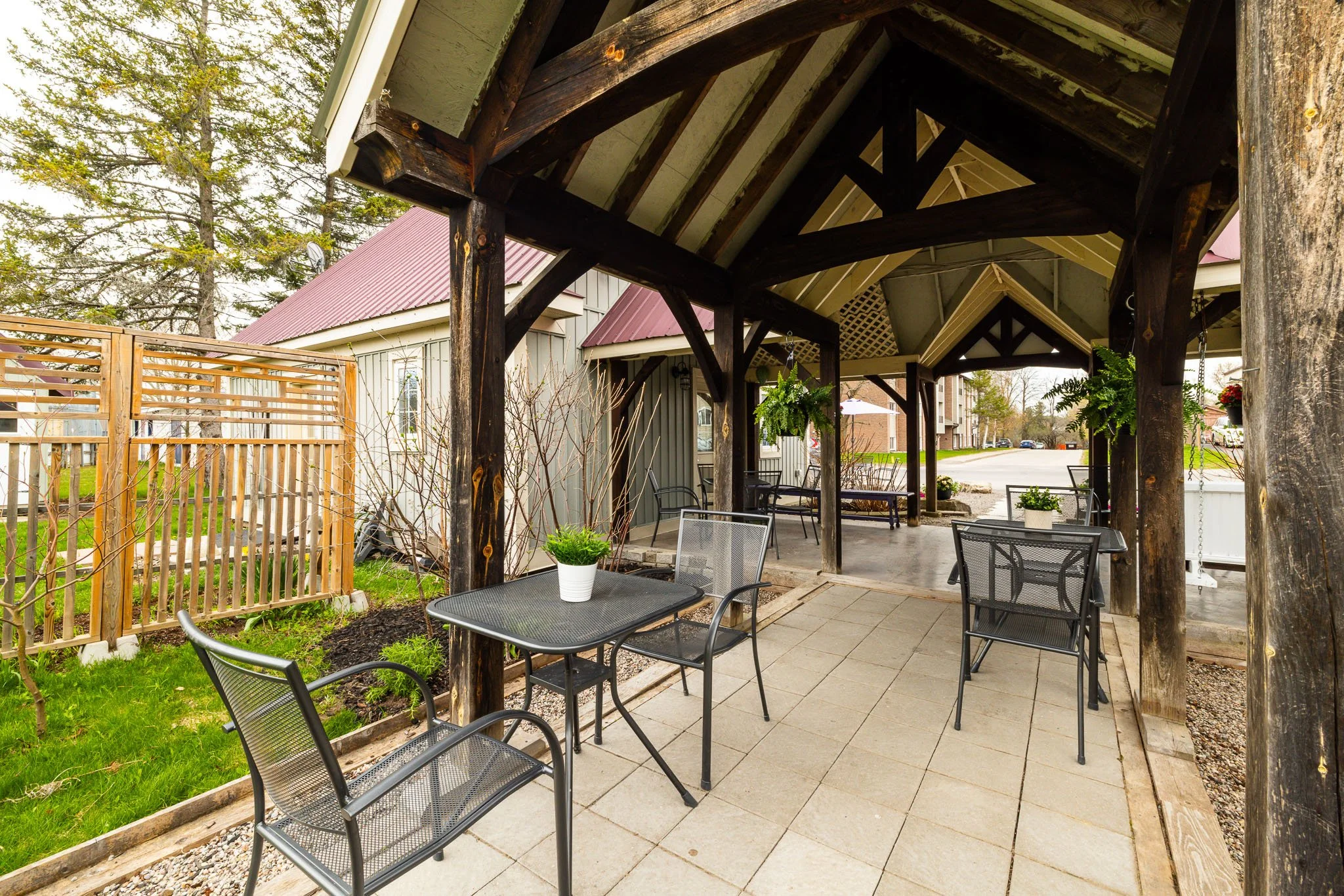 318 Main St W_037.jpg