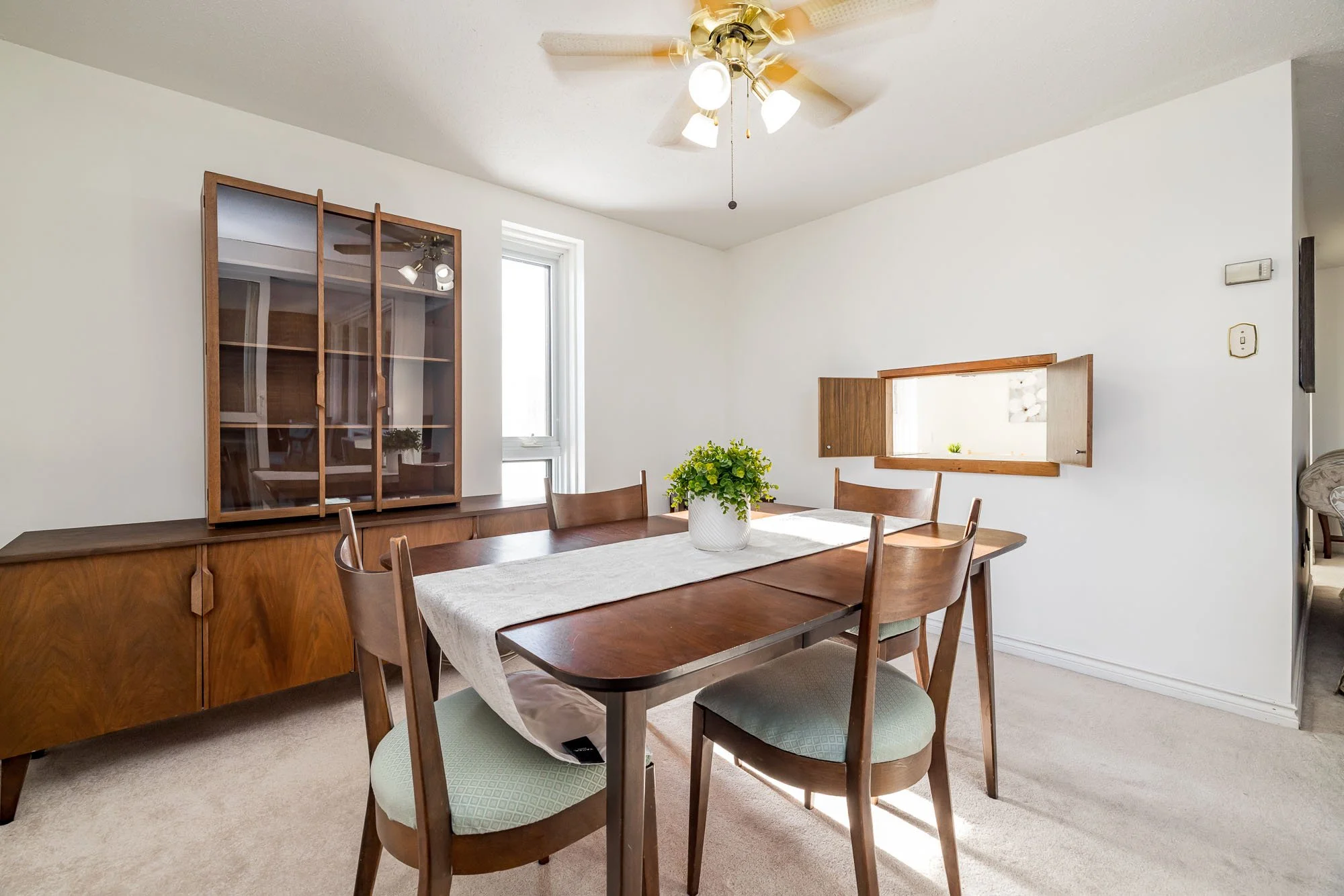 1356 Meadowlands 204_016.jpg