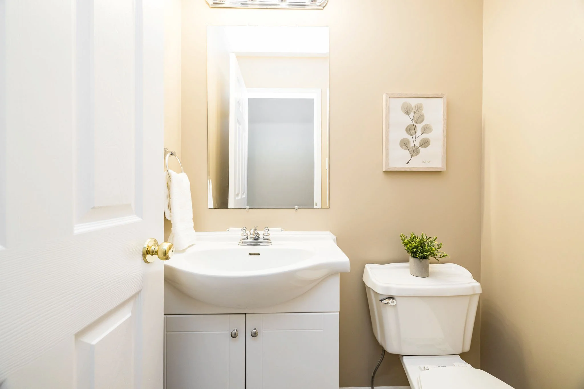 318 Main St E_026.jpg