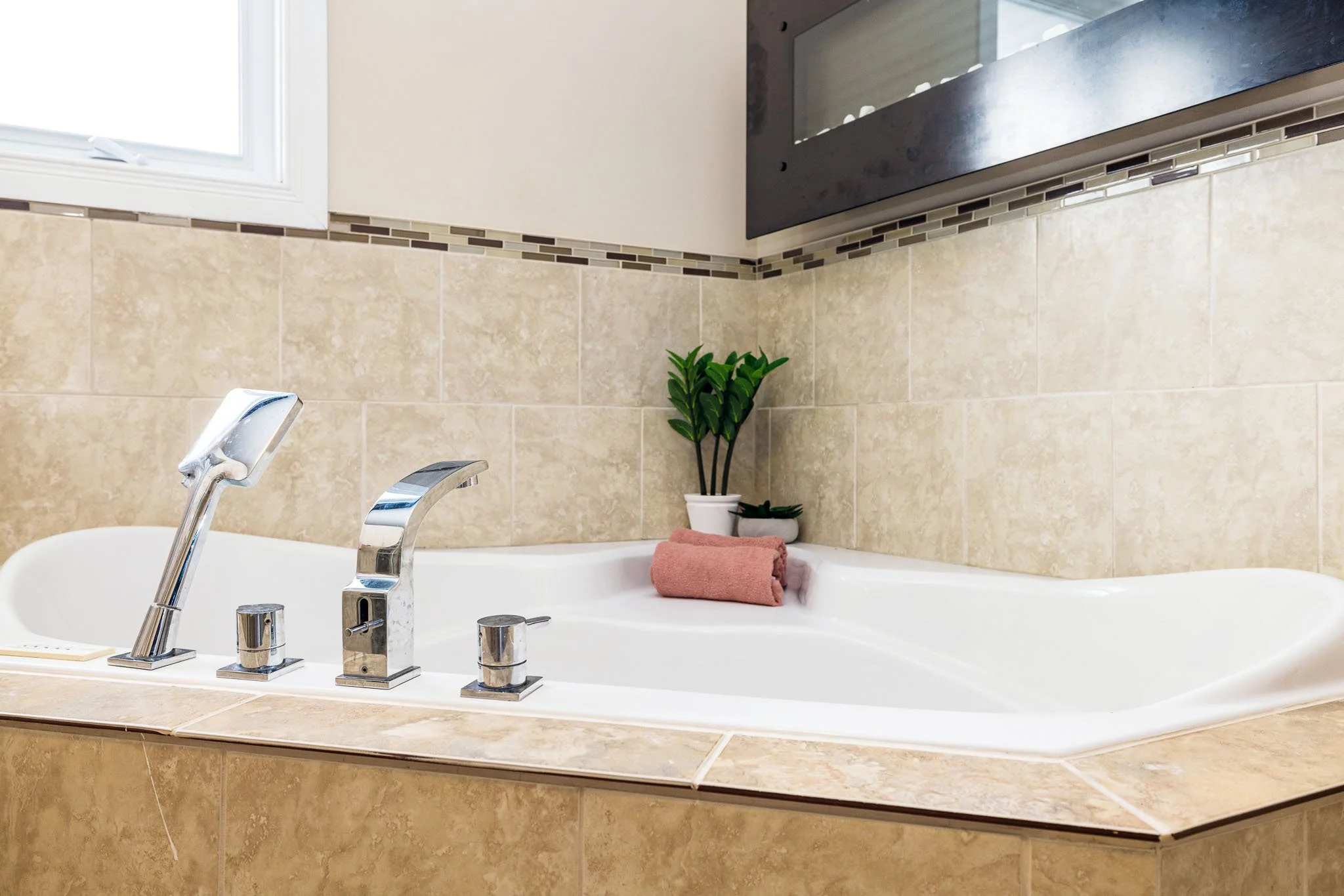 1052 Notre Dame_024.jpg