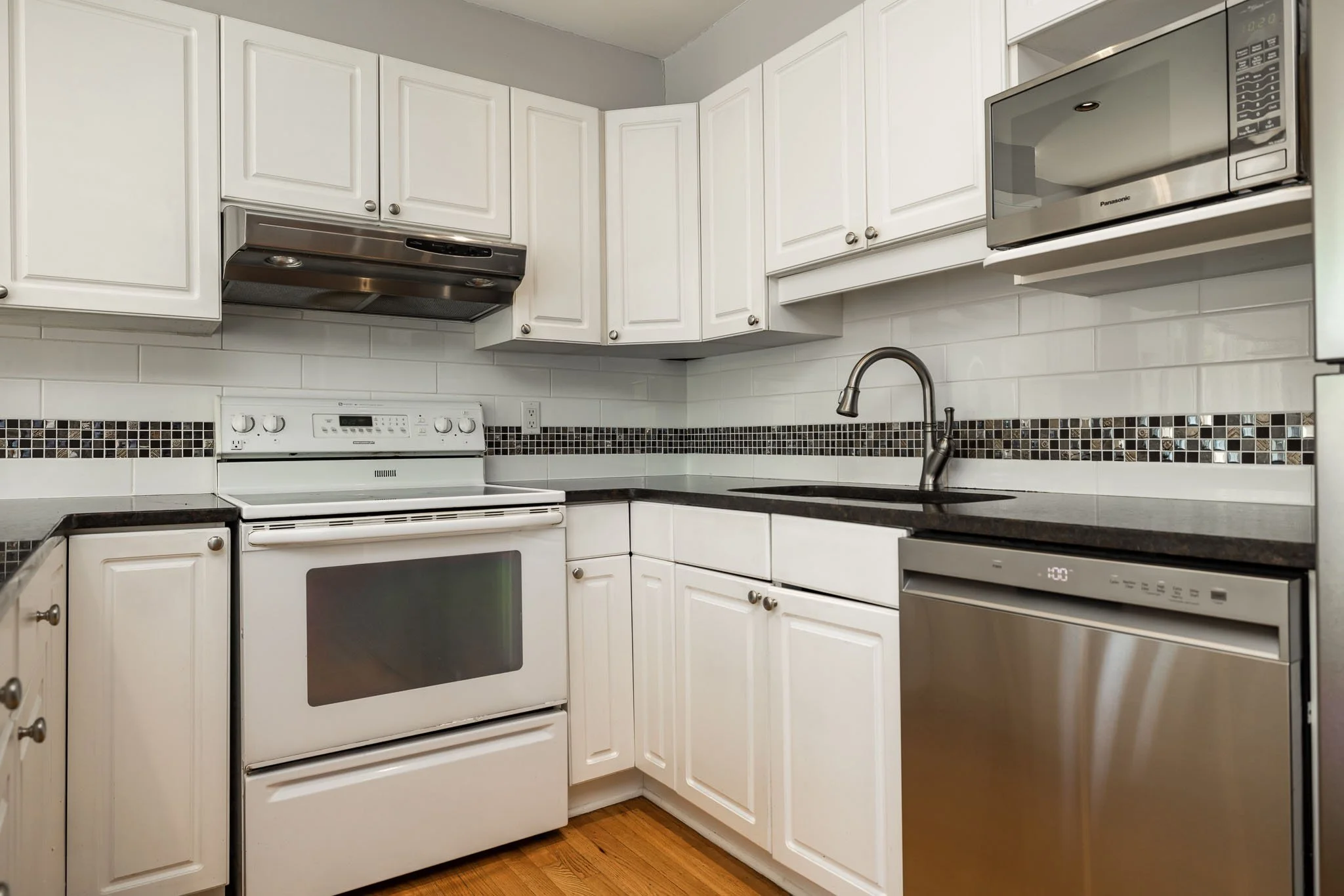 1821 Woodhaven_0025.jpg