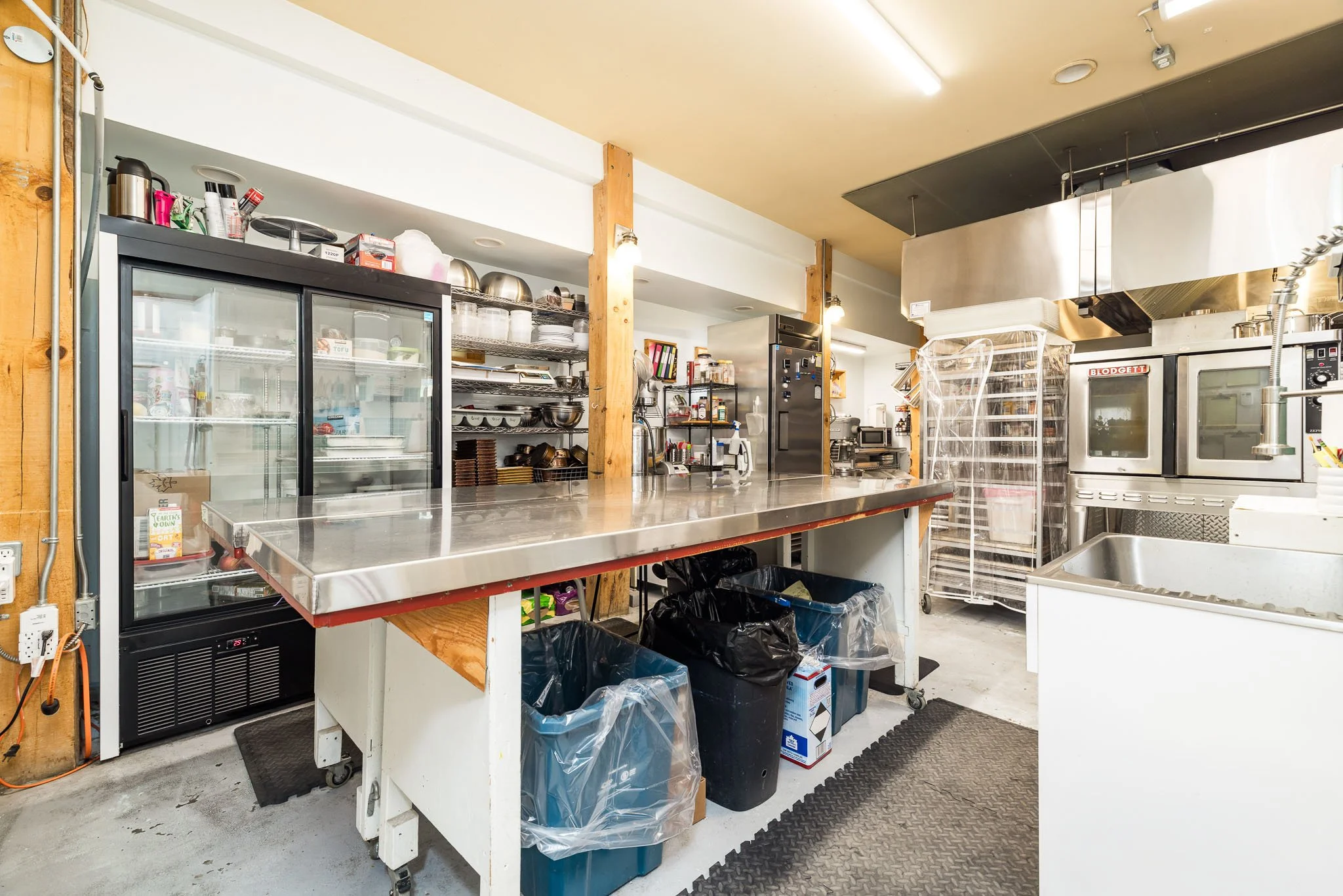 318 Main St W_026.jpg