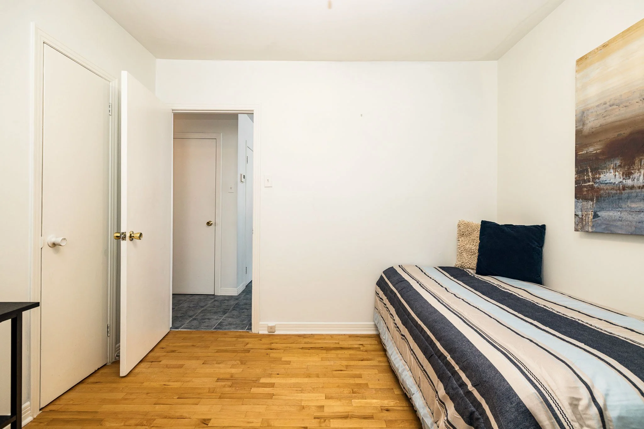 1052 Notre Dame_026.jpg