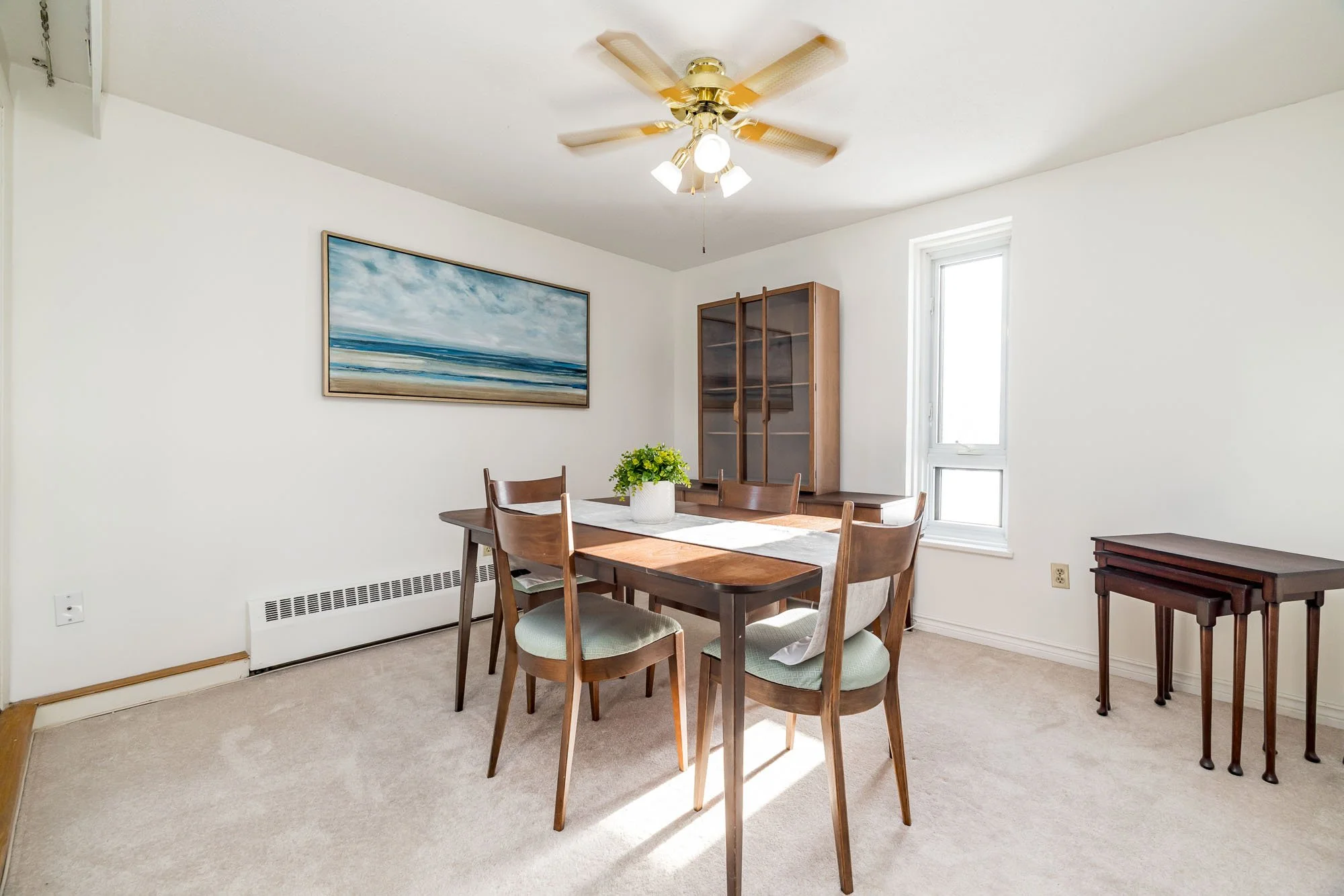 1356 Meadowlands 204_015.jpg