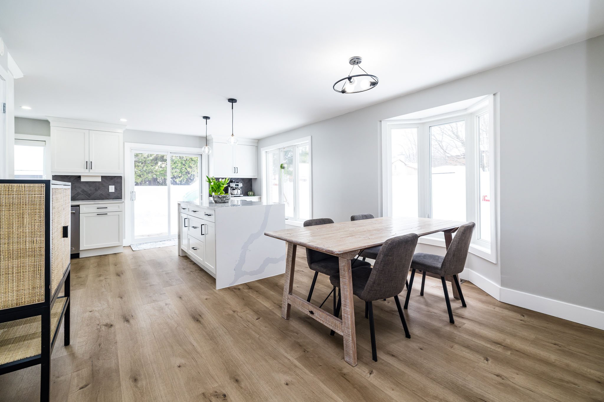 6066 Ridgelea_017.jpg