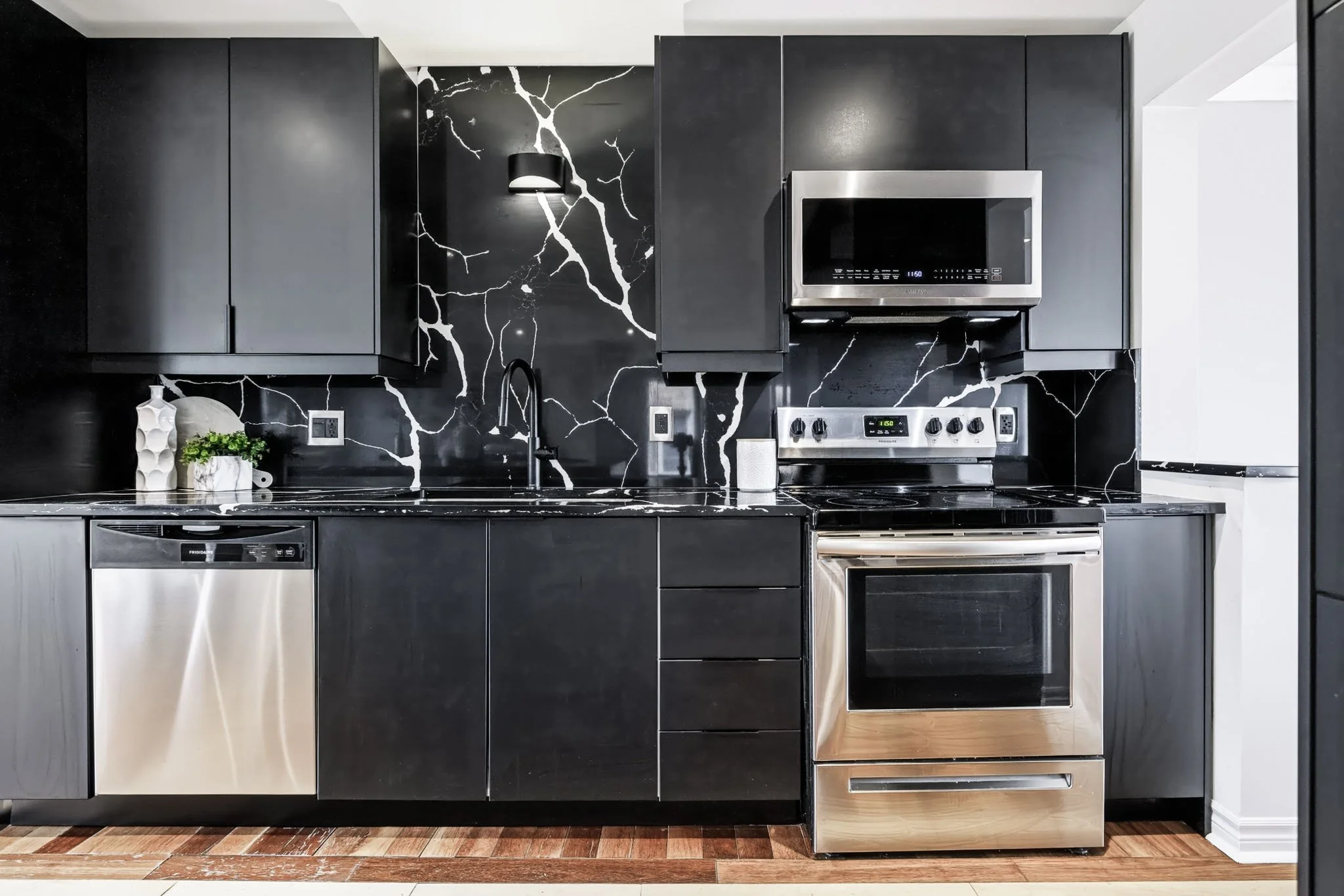 17 Catherwood_0027.jpg