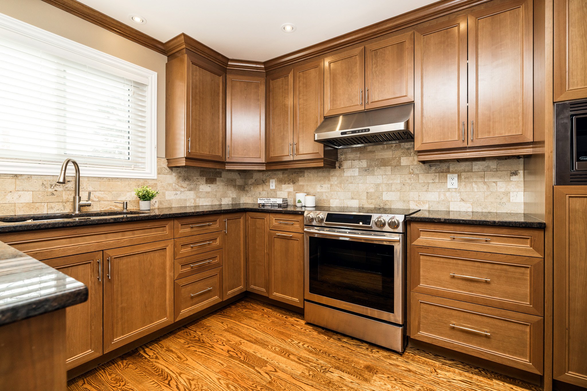 375 River Ridge_029.jpg