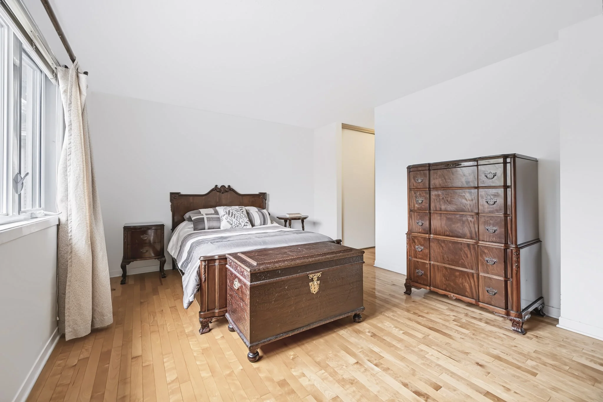6068 Ridgelea_0038.jpg