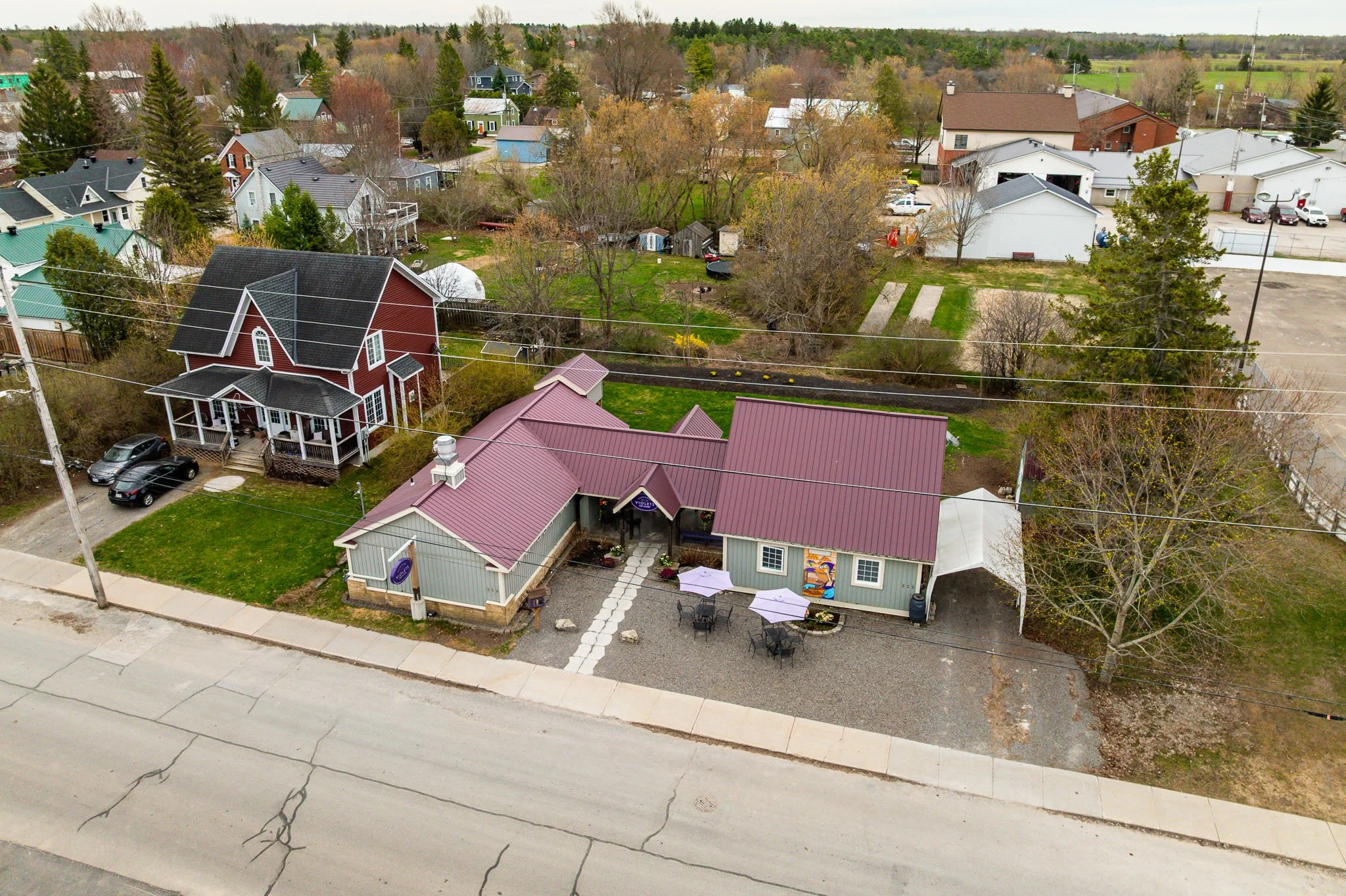 318 Main St W_007.jpg