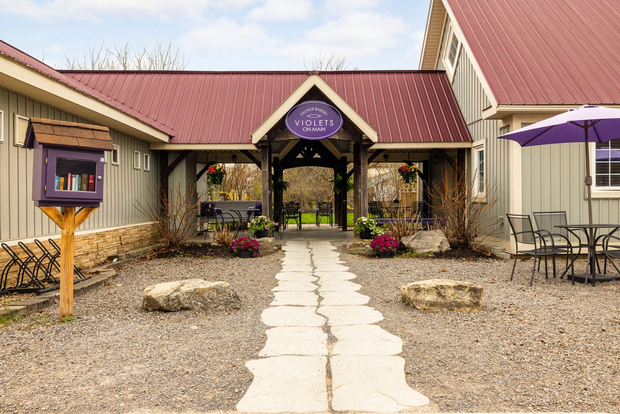 318 Main St W_011.jpg