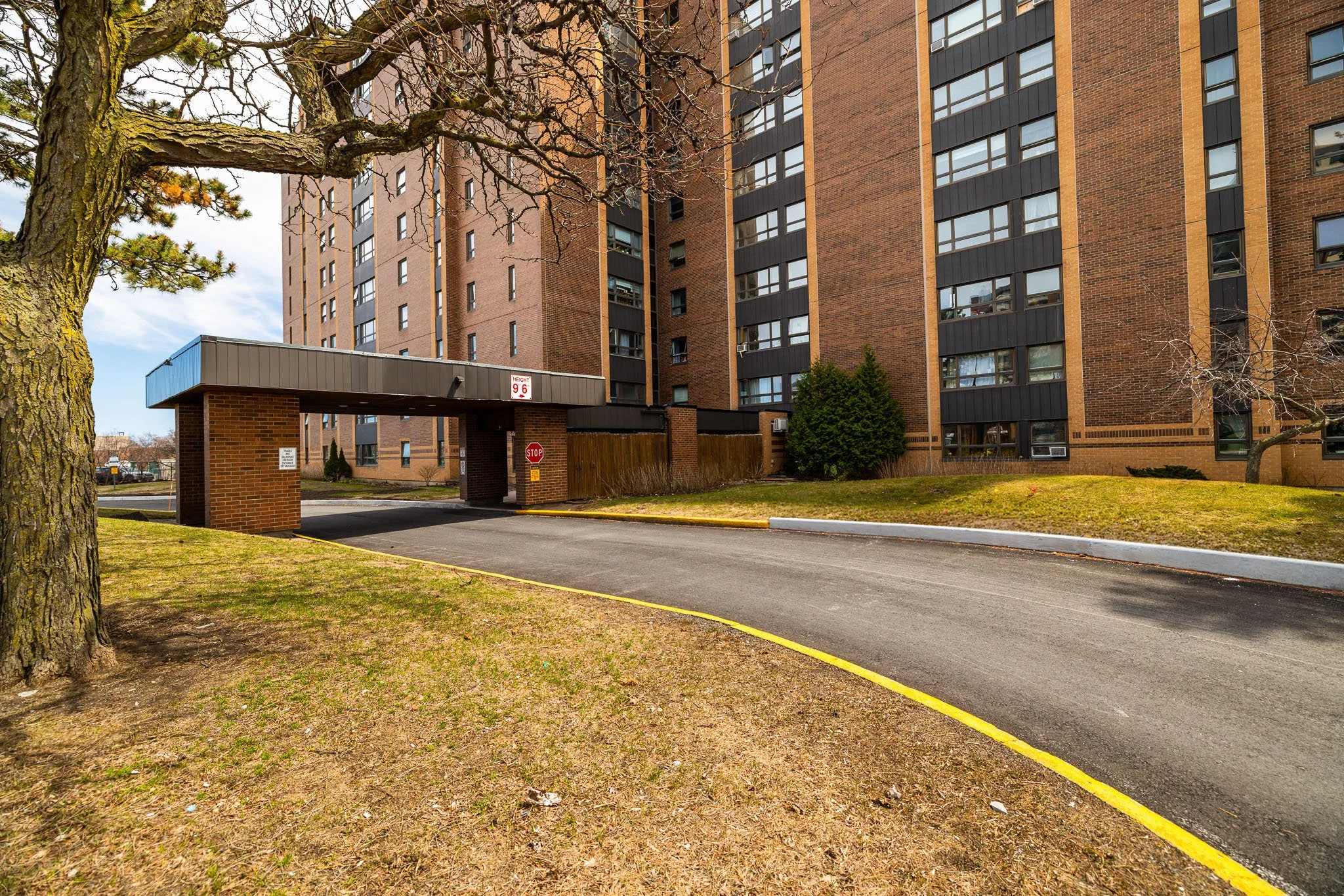 1356 Meadowlands 701_005.jpg