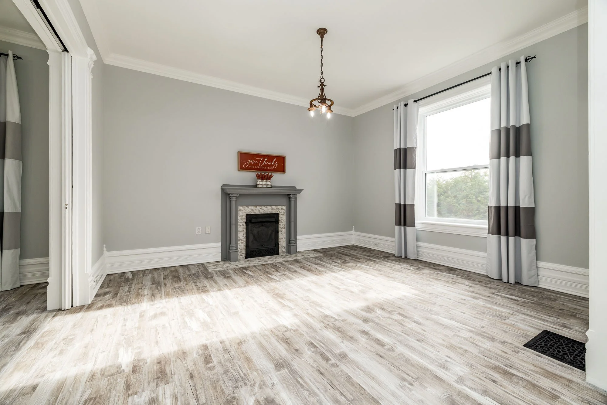 294 Dumbrille__024.jpg