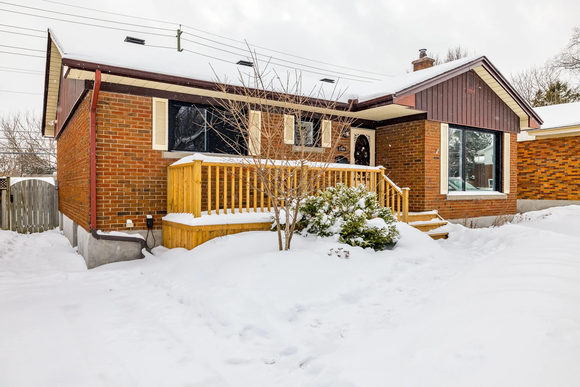 2740 Moncton_003.jpg