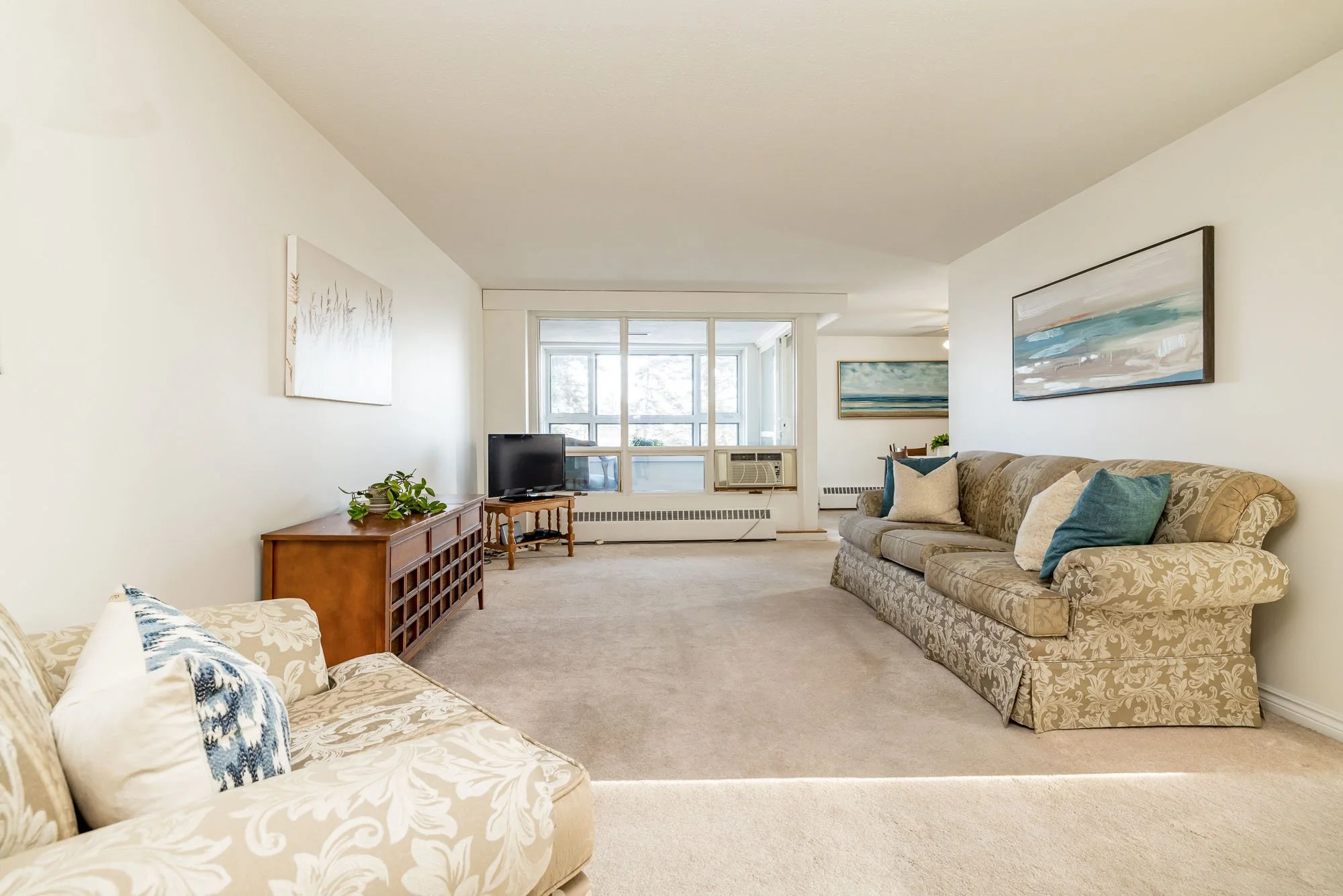 1356 Meadowlands 204_011.jpg