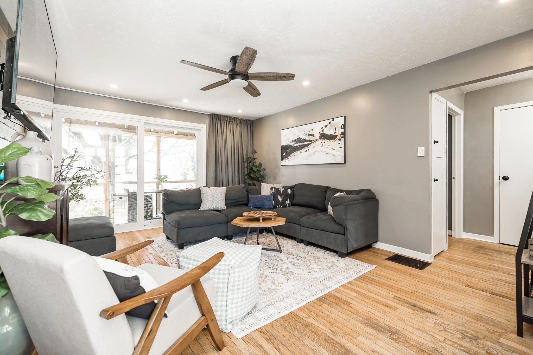 308 St George St_022.jpg