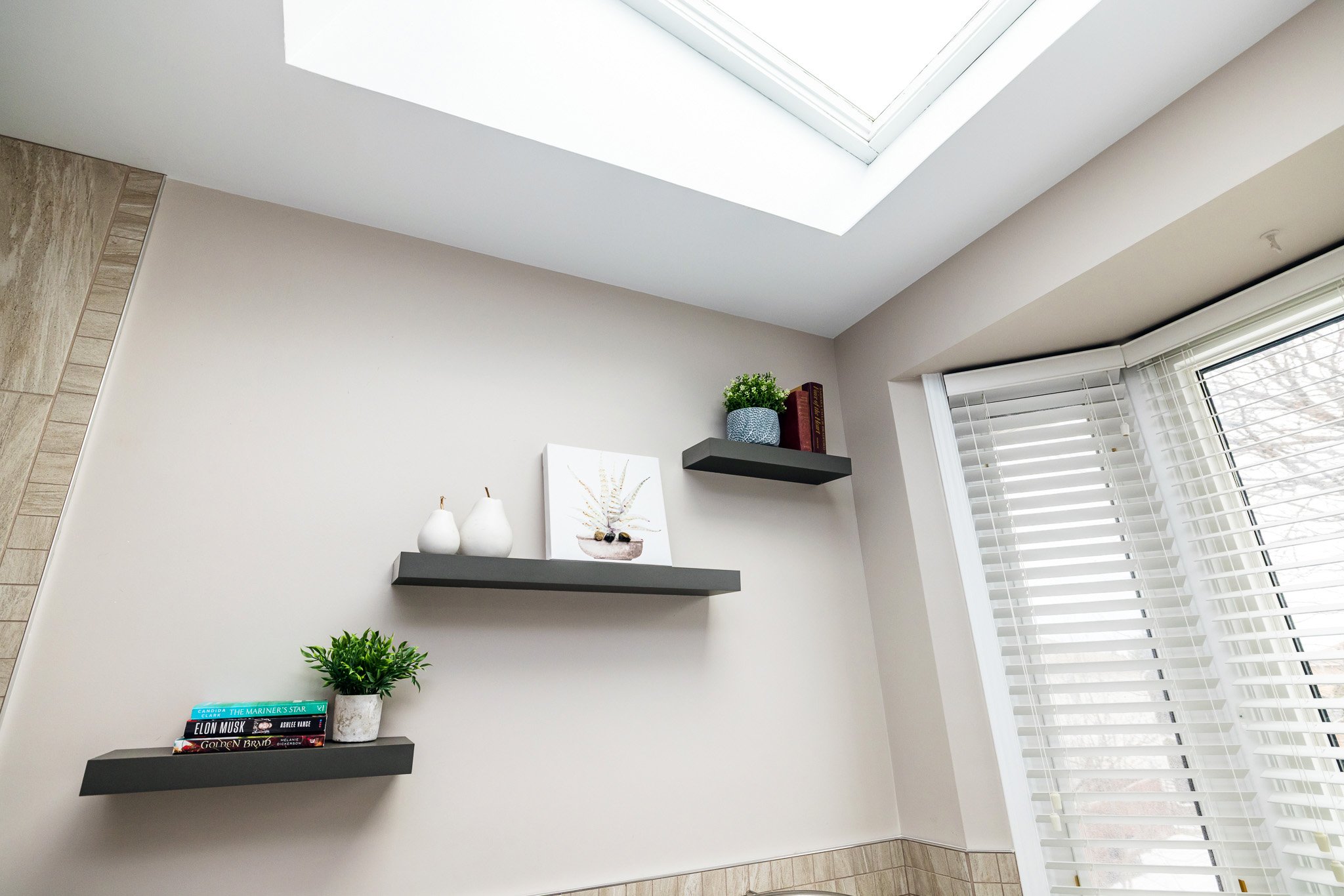 375 River Ridge_059.jpg