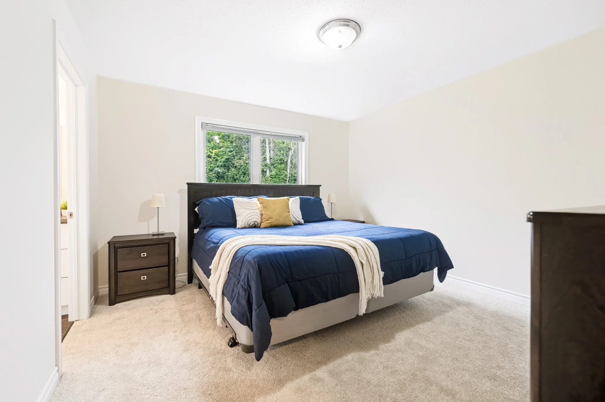 44 Meadowglen_0034.jpg