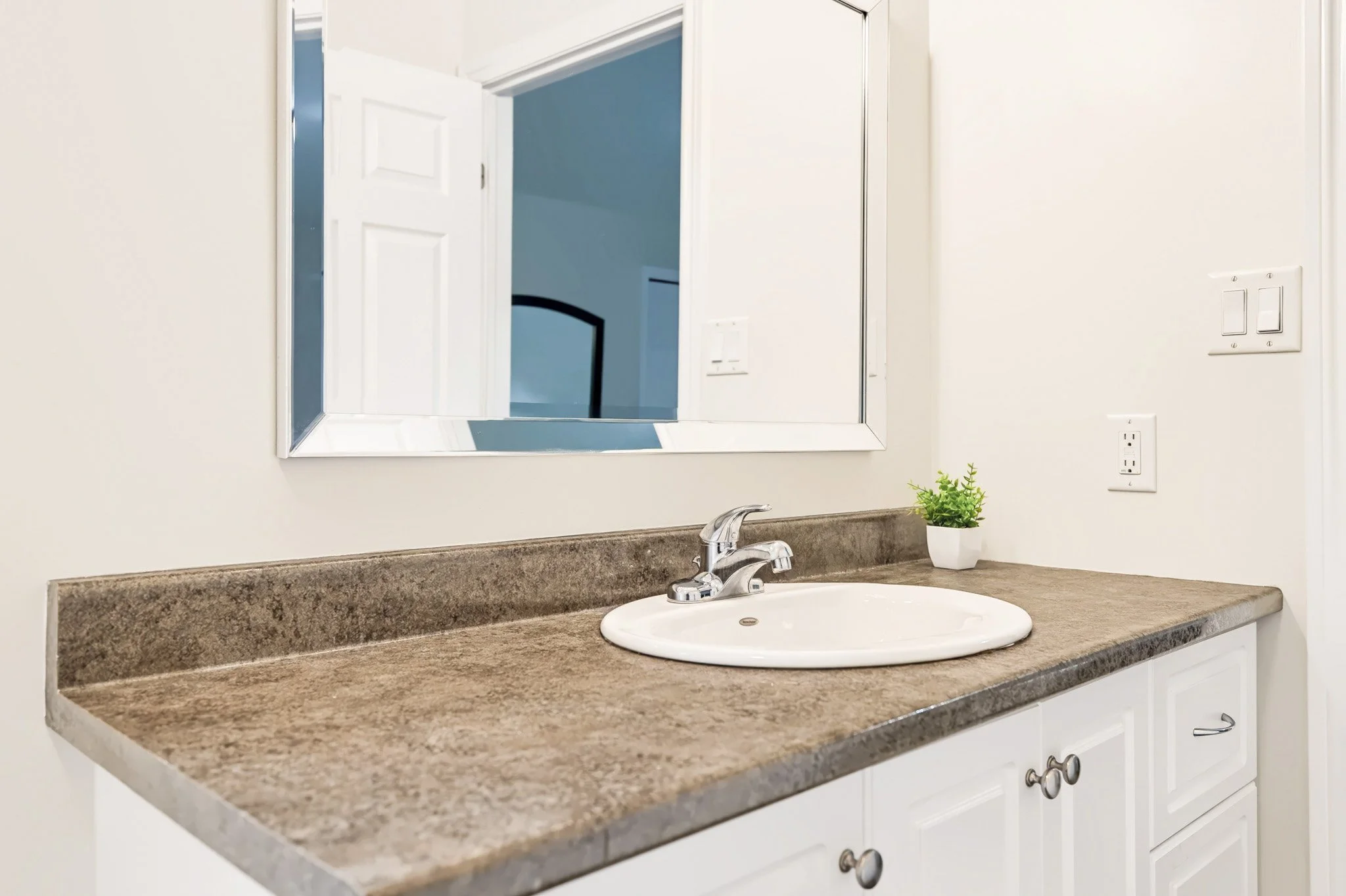 44 Meadowglen_0038.jpg