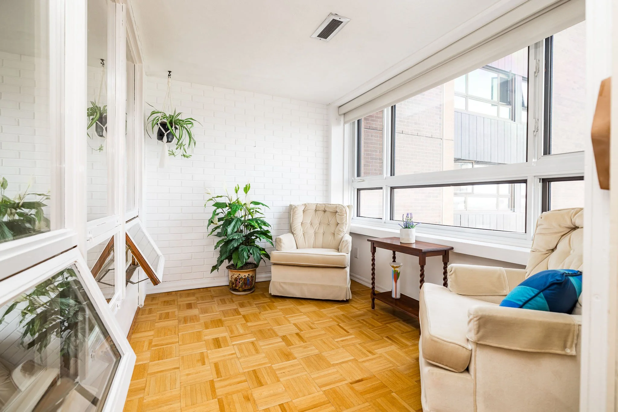 1356 Meadowlands 701_021.jpg