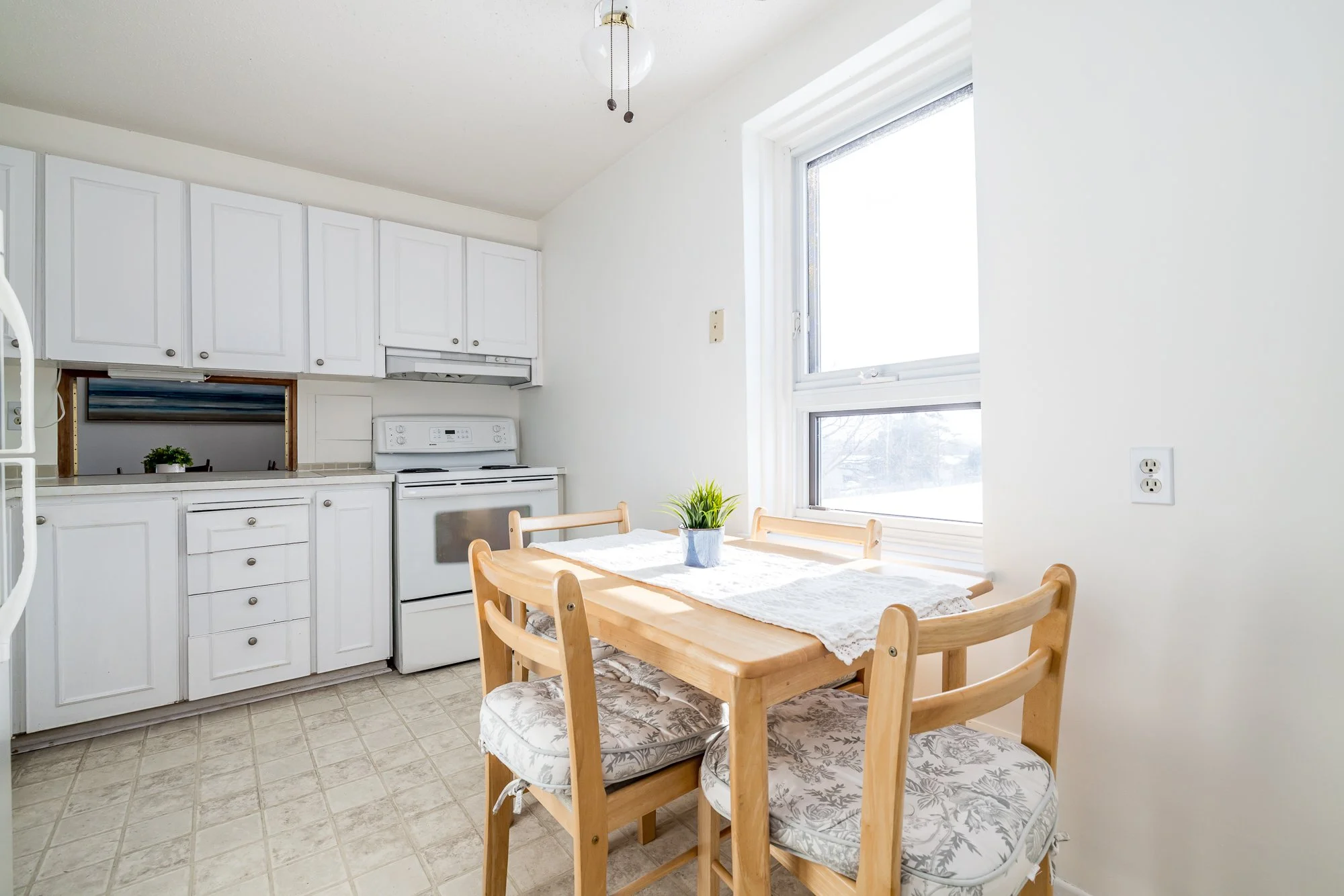 1356 Meadowlands 204_019.jpg