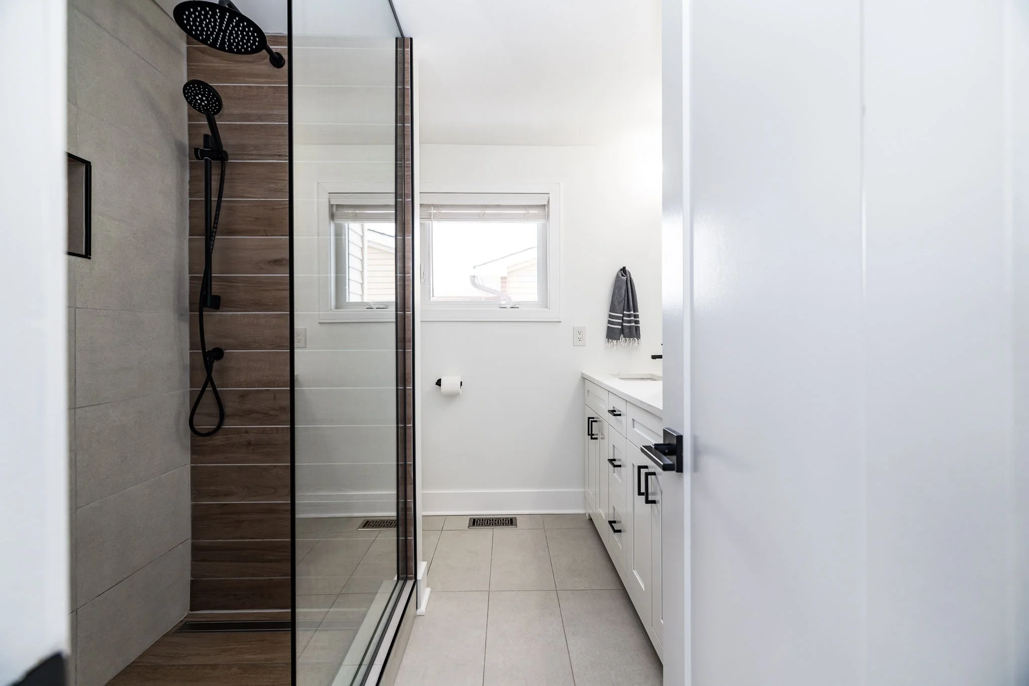 6066 Ridgelea_037.jpg