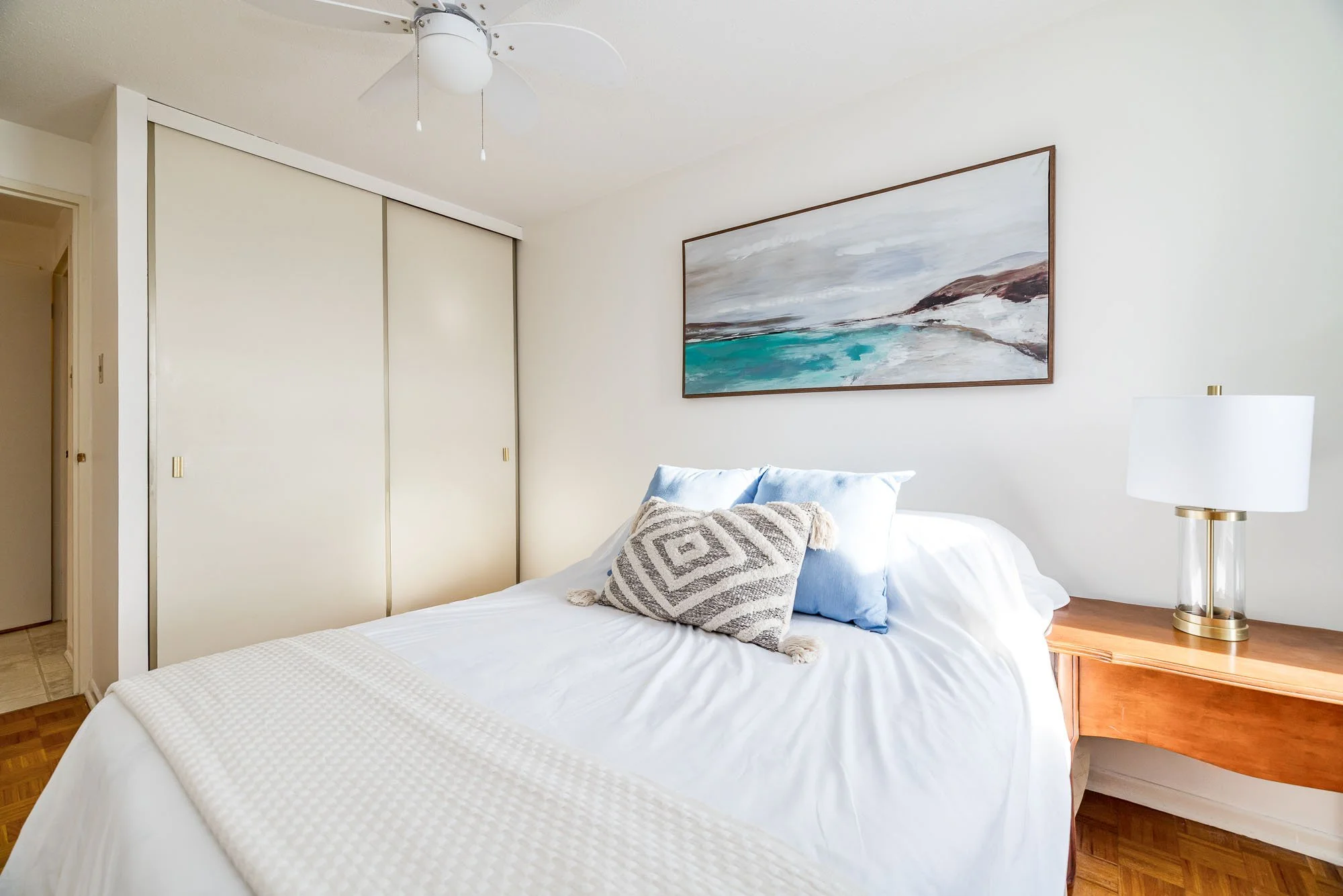 1356 Meadowlands 204_035.jpg