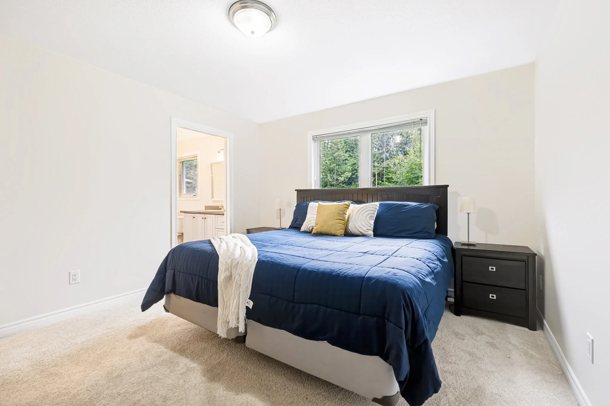44 Meadowglen_0035.jpg