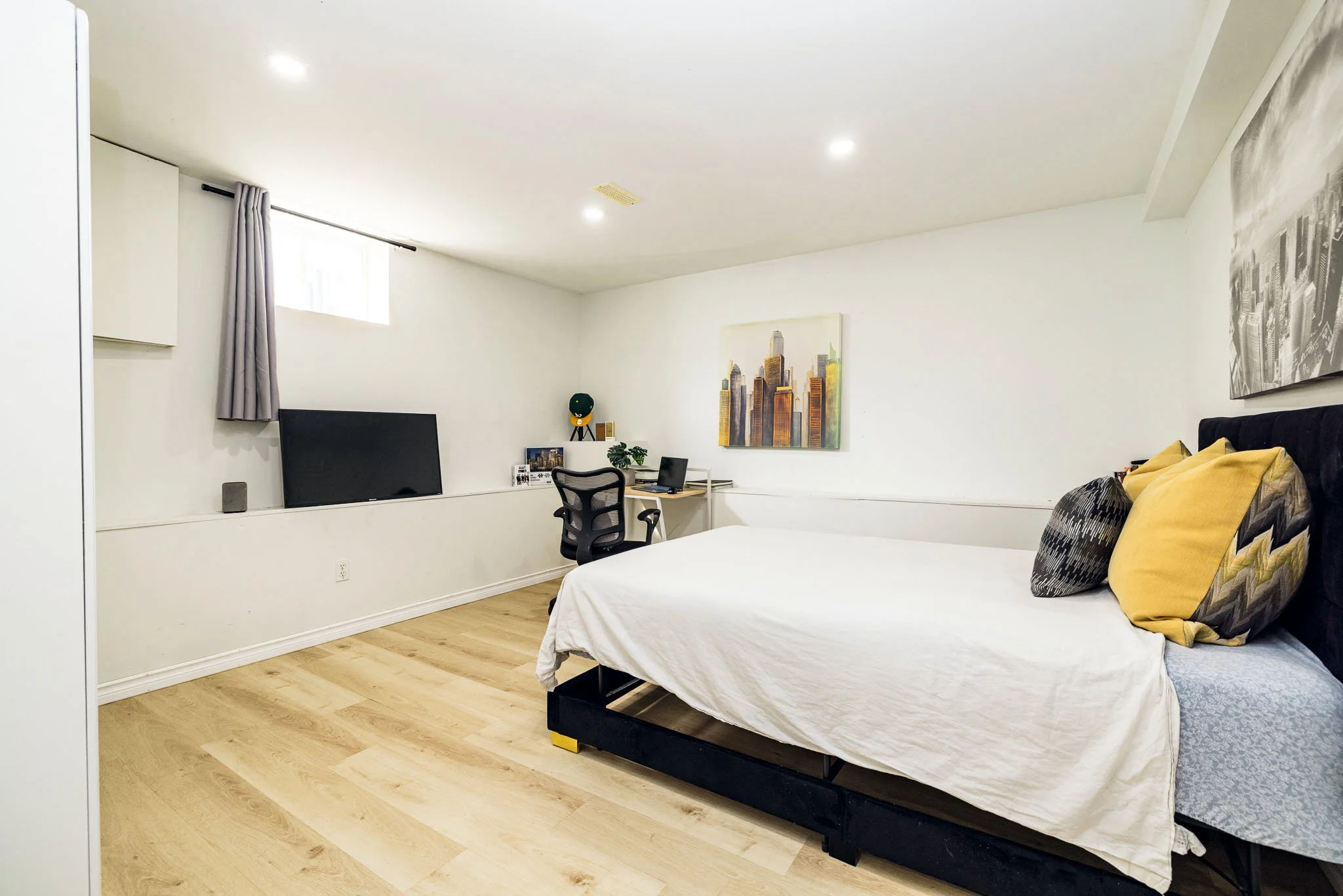 1052 Notre Dame_031.jpg