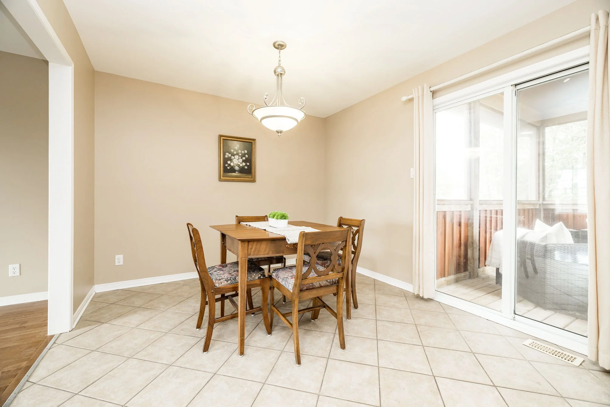 318 Main St E_016.jpg