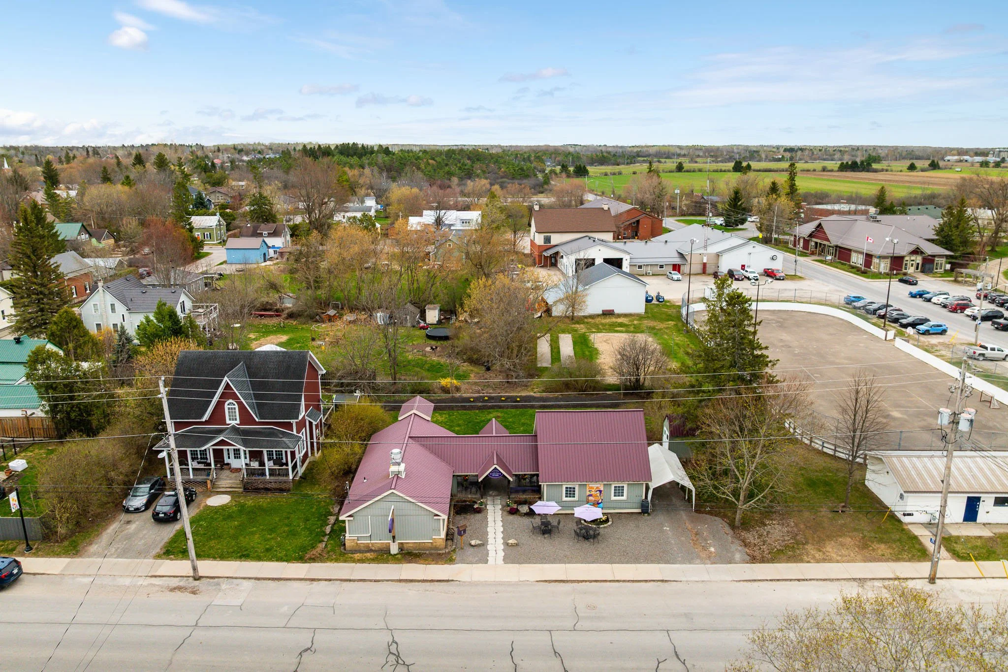 318 Main St W_006.jpg