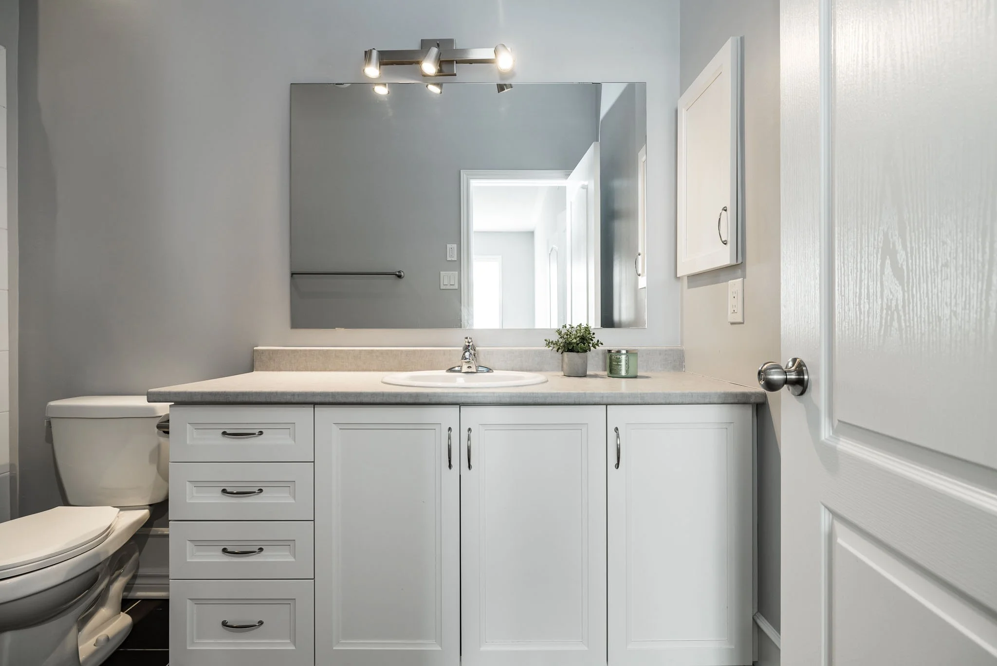 156 Oxford St W_022.jpg