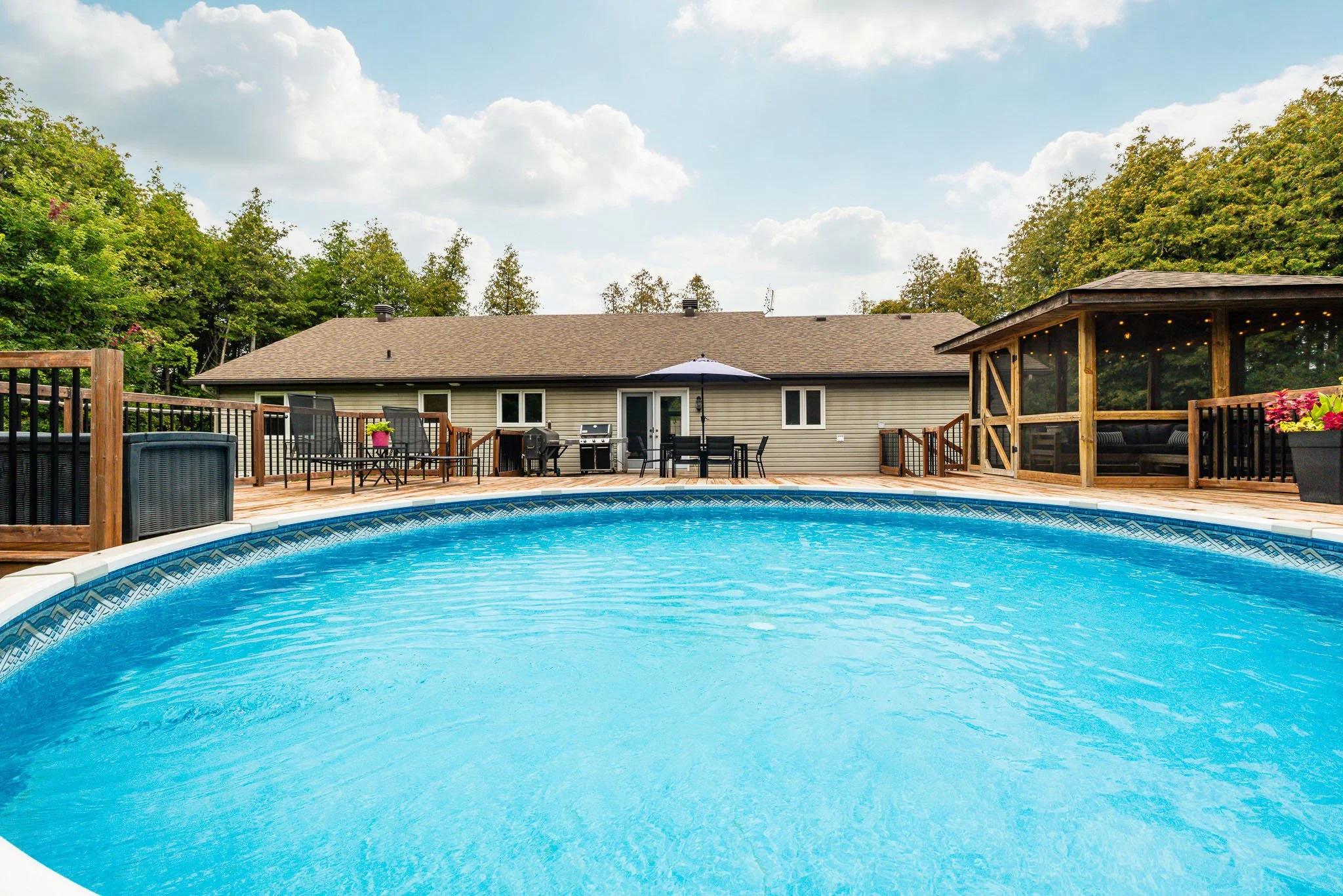 44 Meadowglen_0072.jpg
