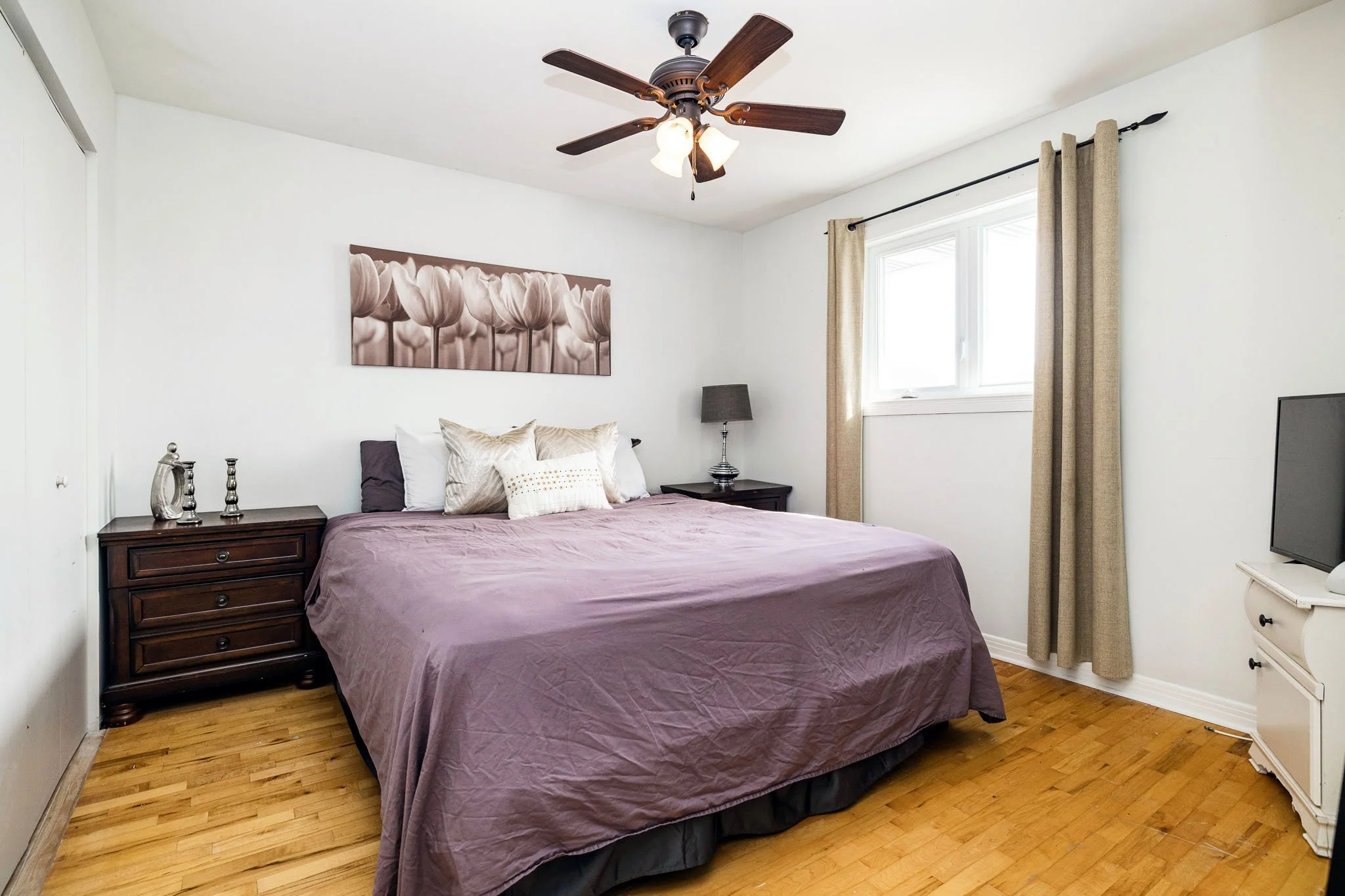 1052 Notre Dame_019.jpg