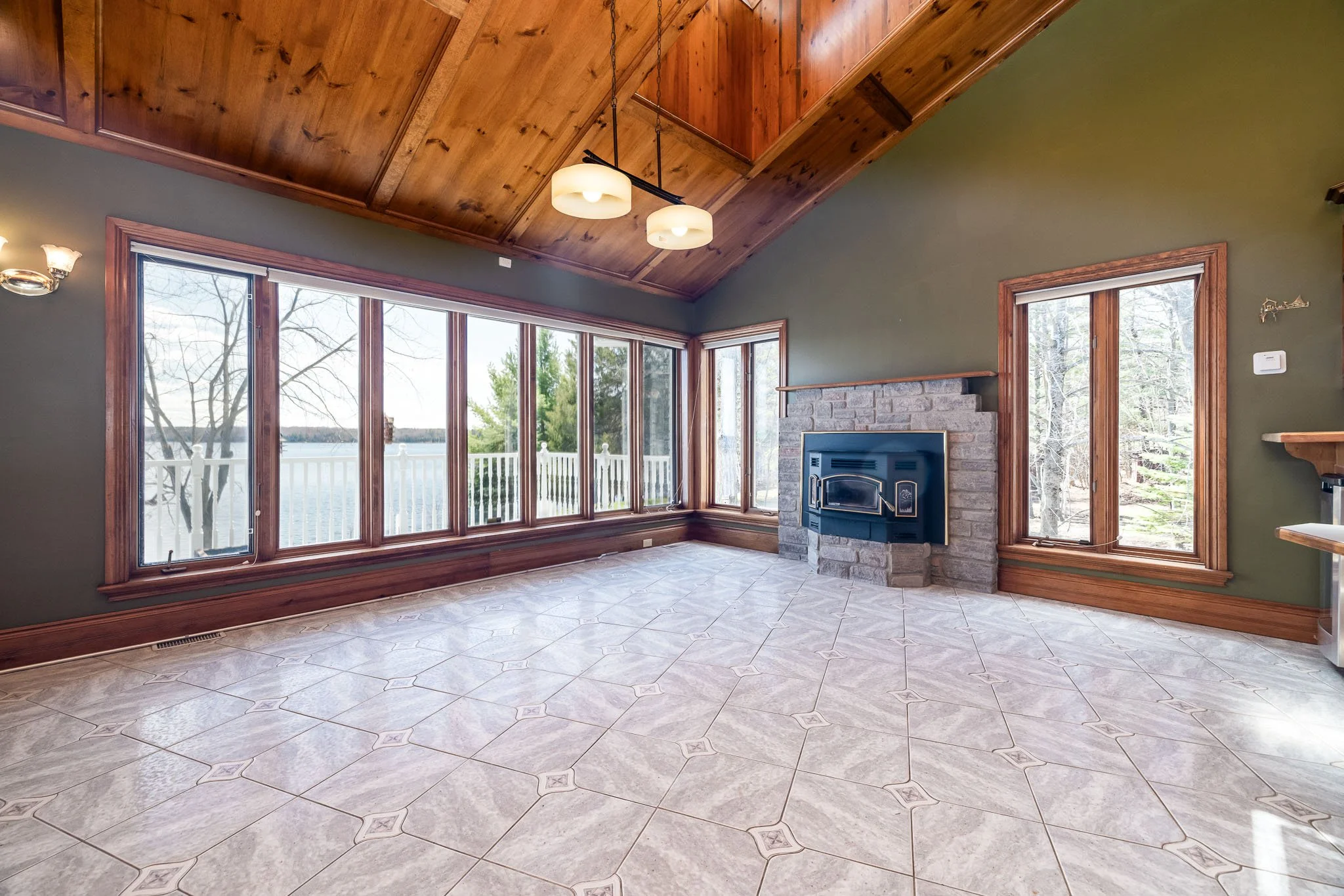 605 Big Rideau_019.jpg