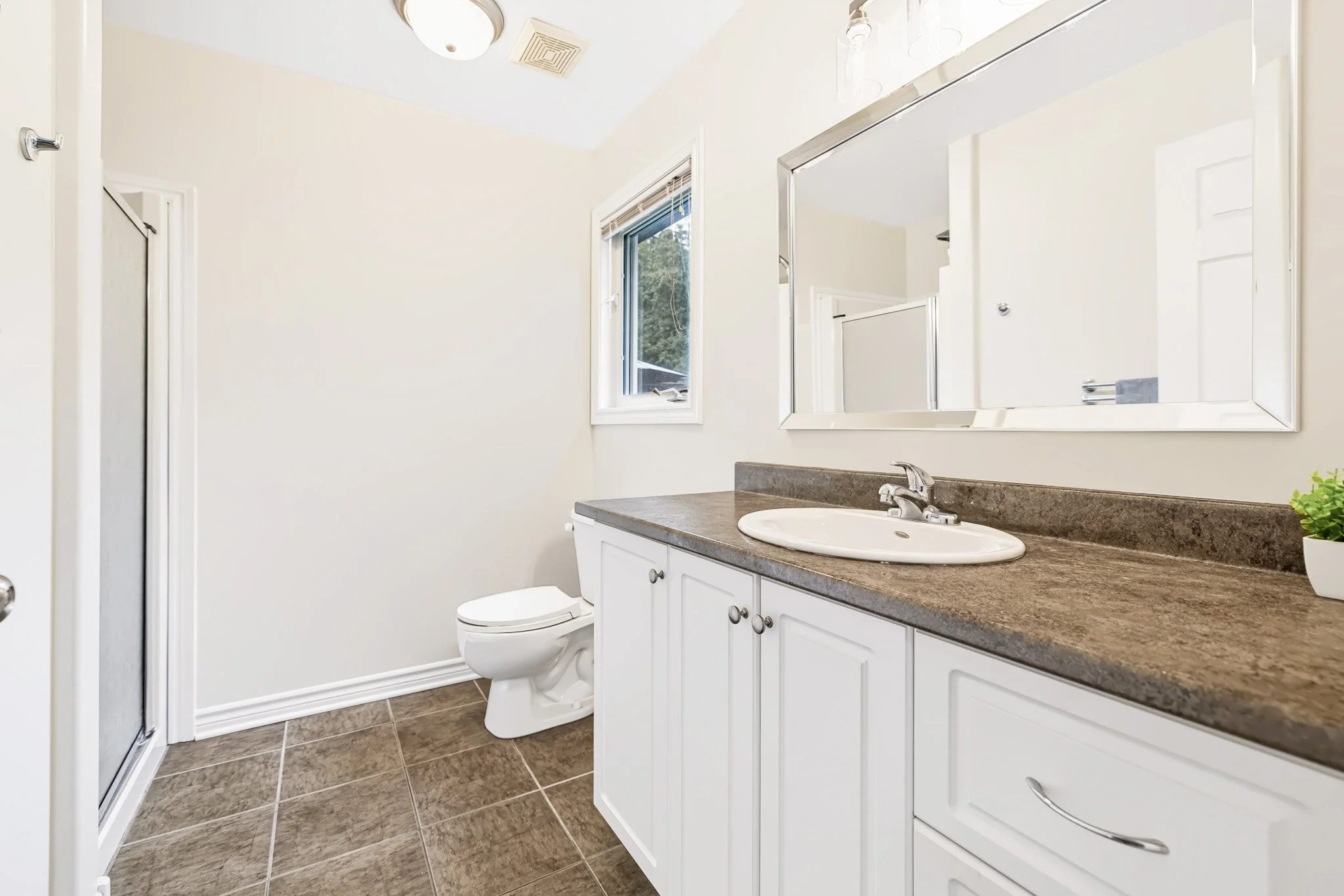 44 Meadowglen_0037.jpg