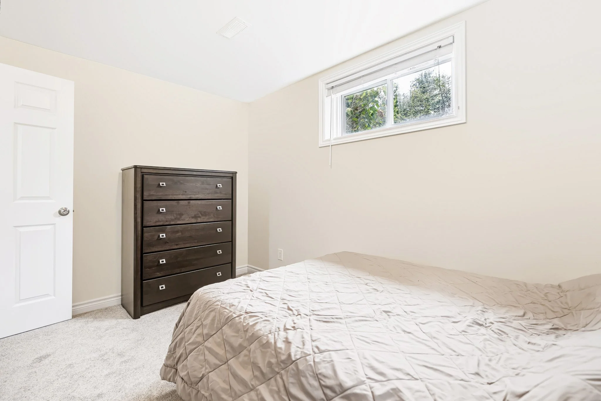 44 Meadowglen_0061.jpg