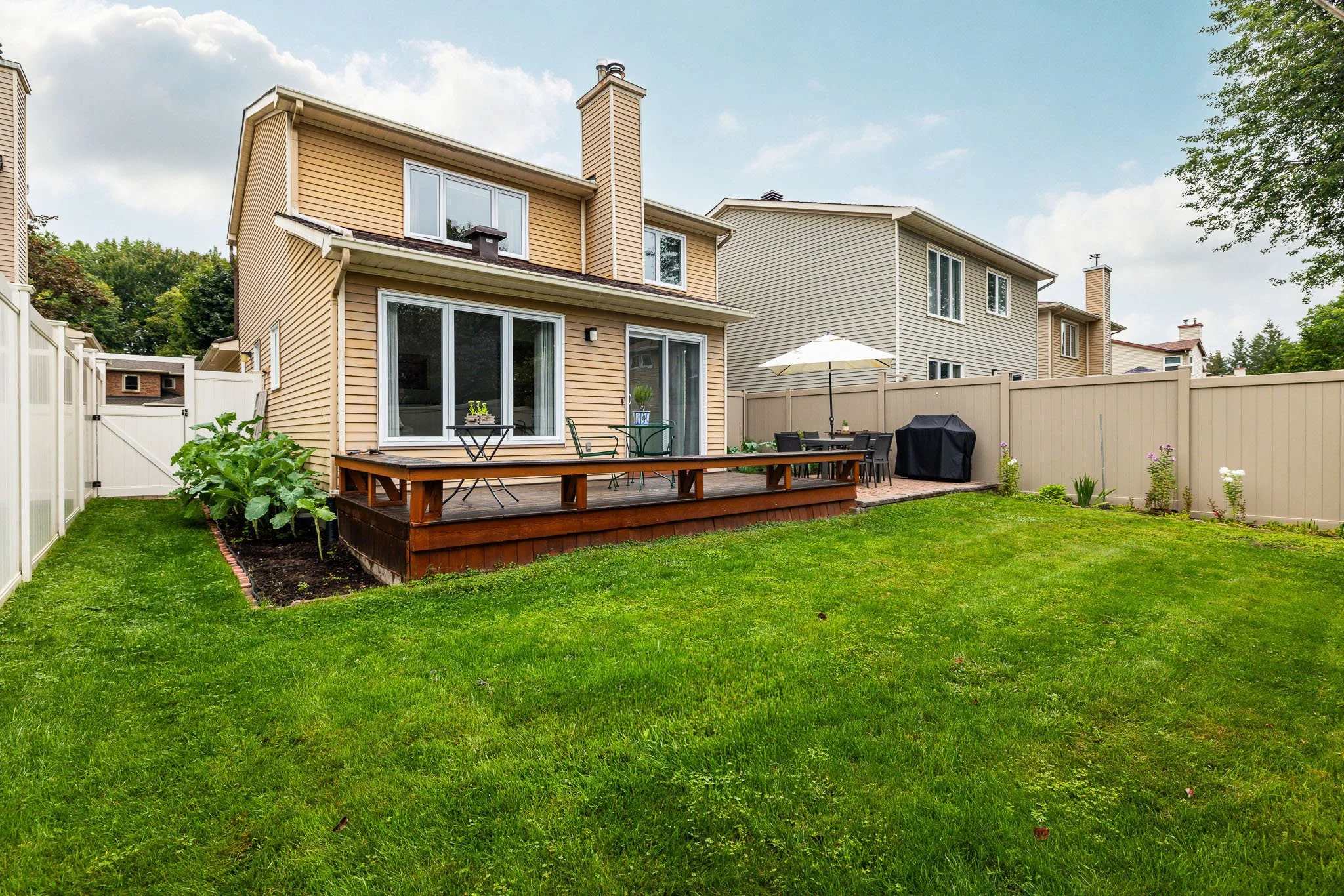 6068 Ridgelea_0061.jpg