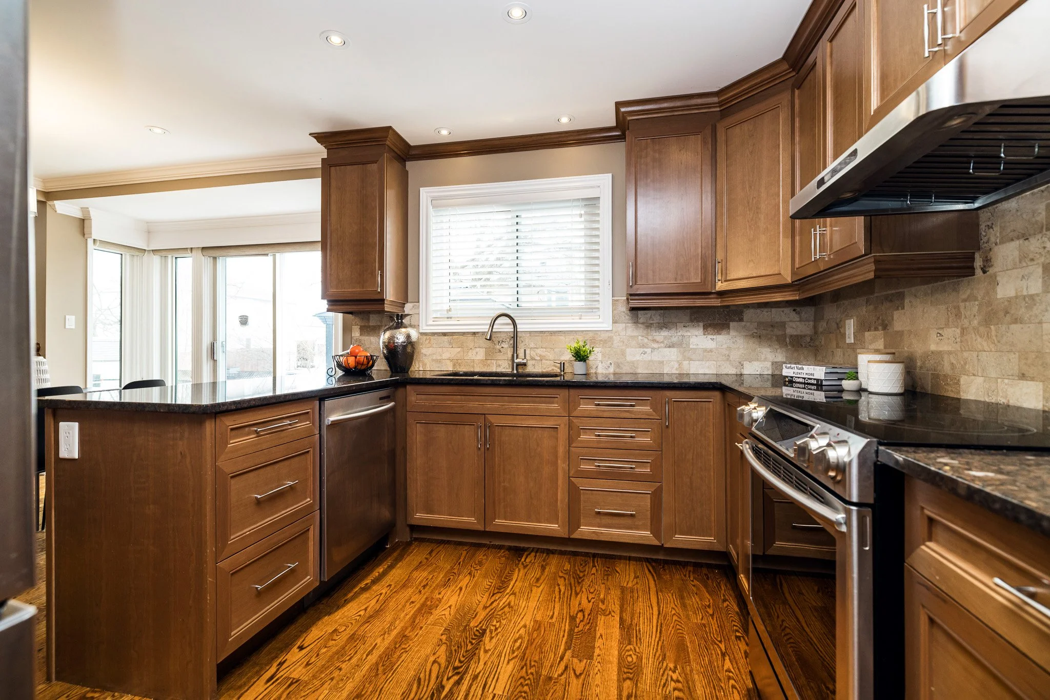 375 River Ridge_030.jpg