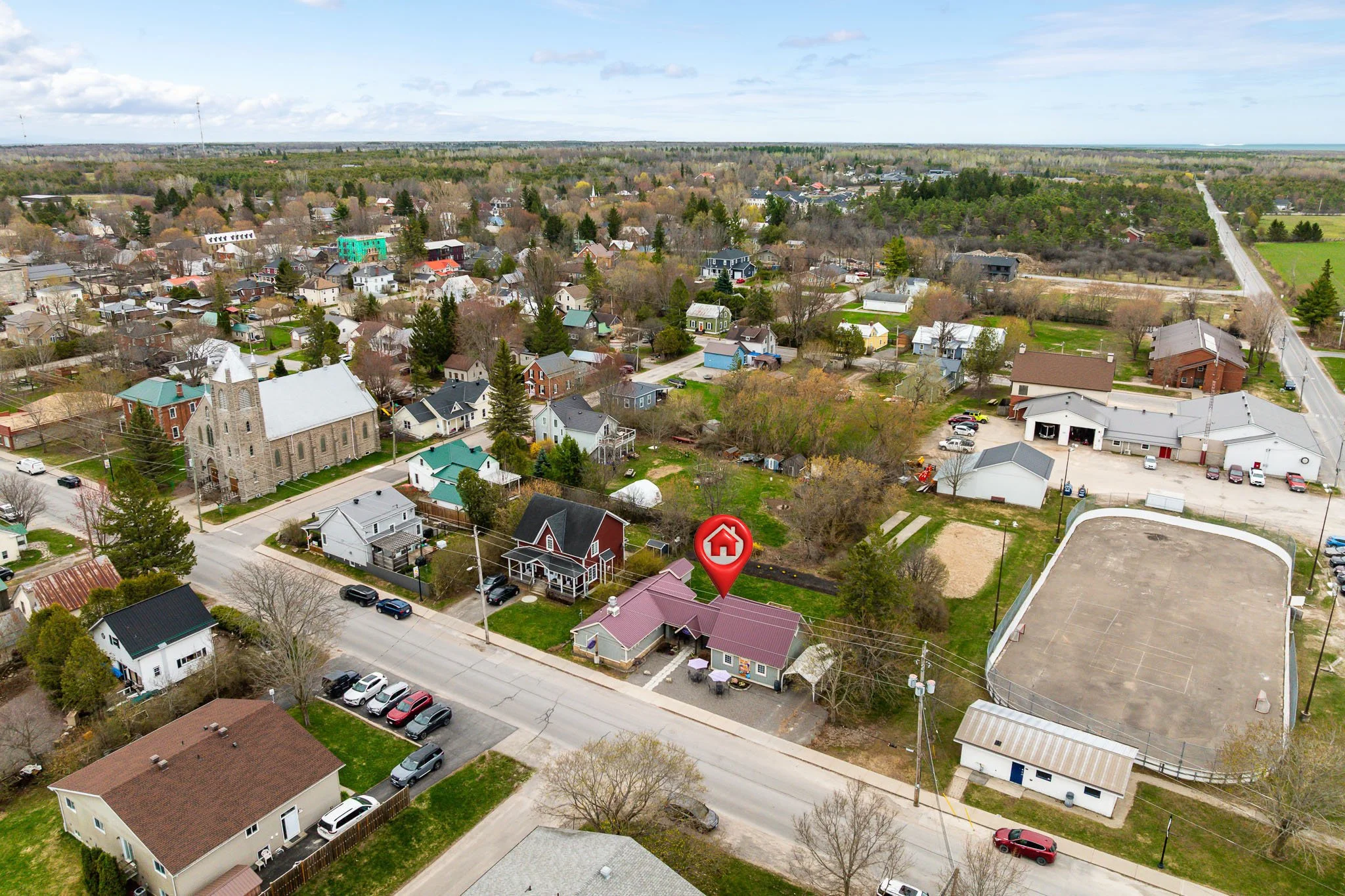 318 Main St W_005.jpg