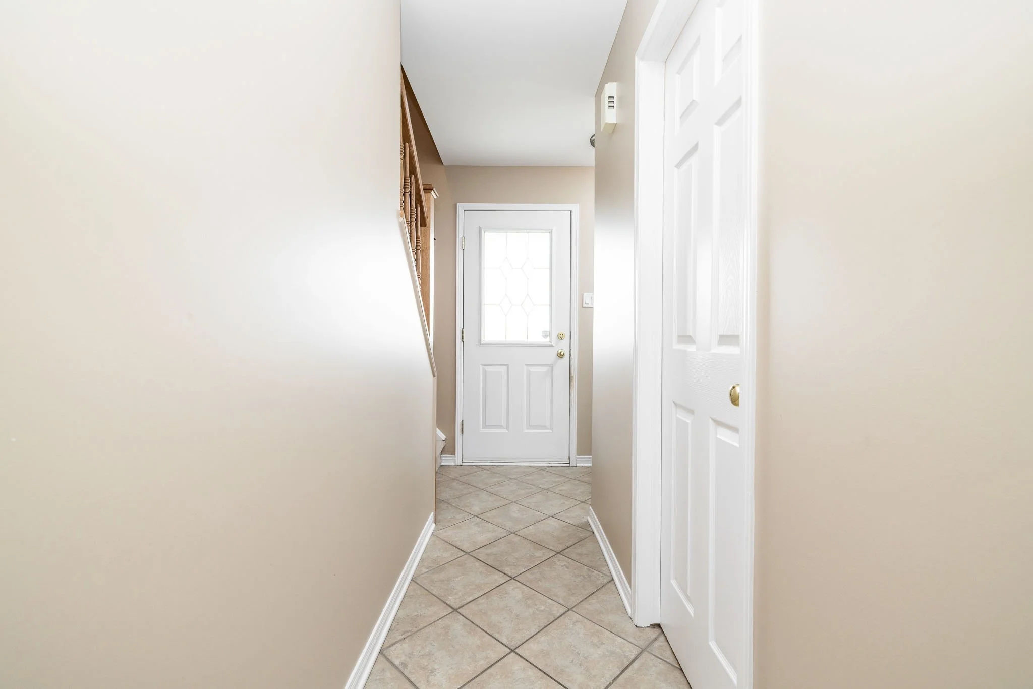 318 Main St E_010.jpg