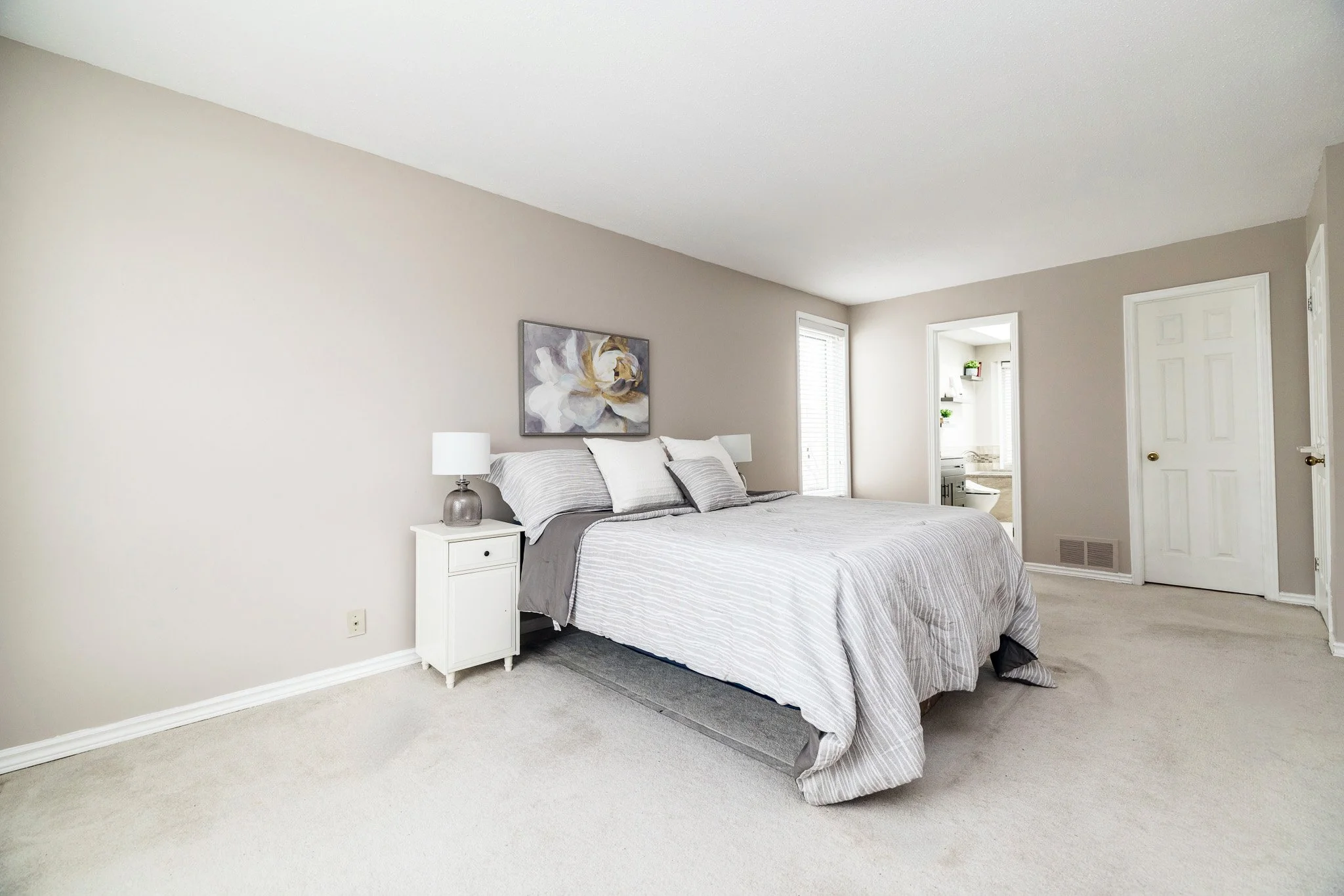 375 River Ridge_052.jpg