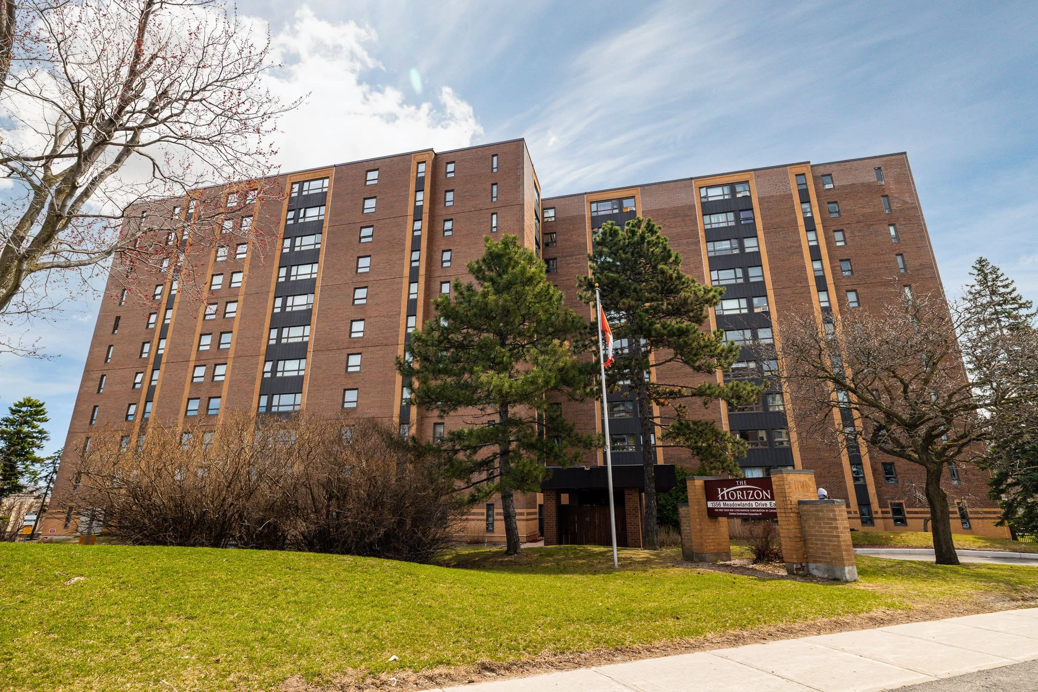 1356 Meadowlands 701_001.jpg